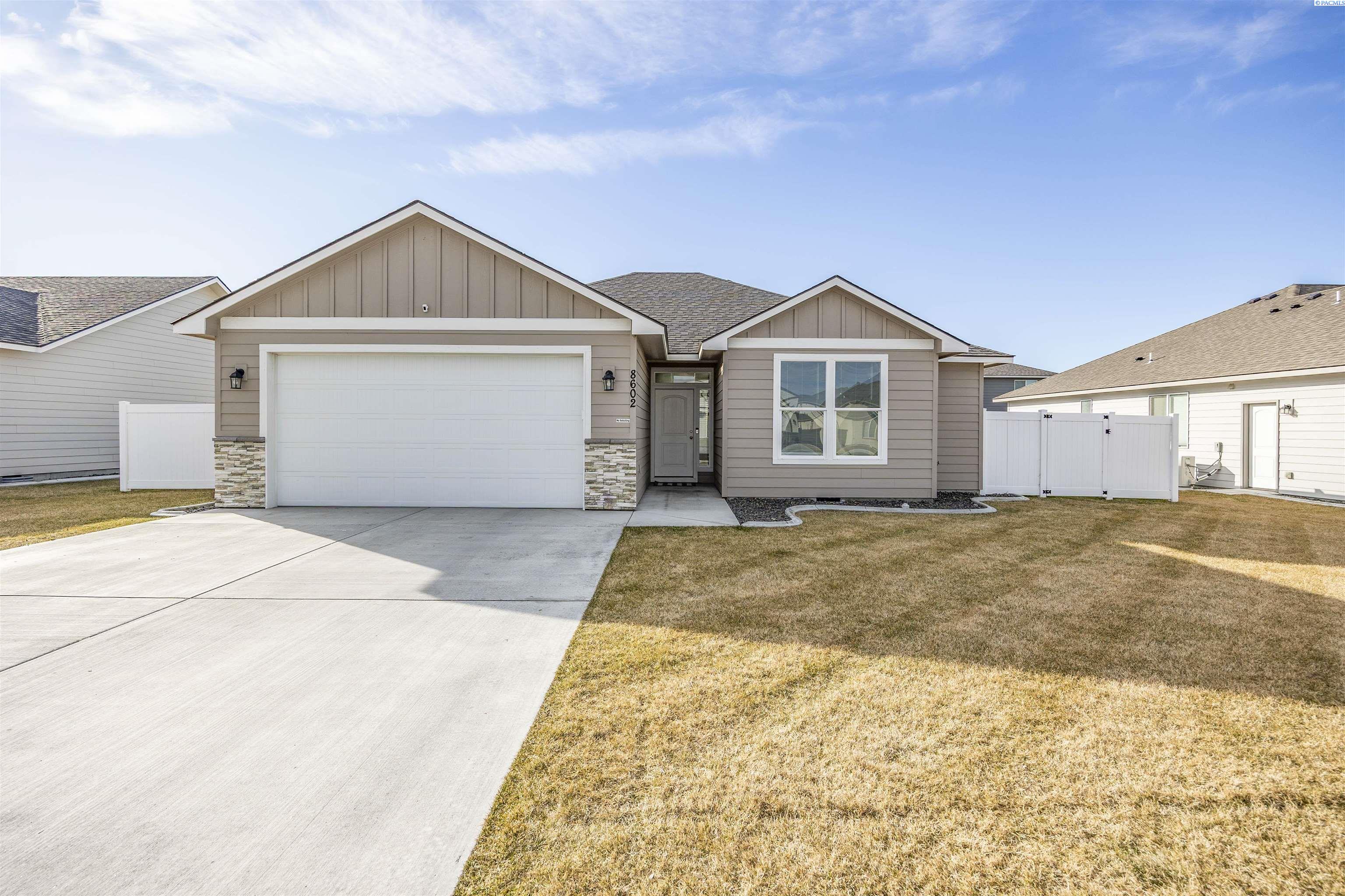 8602 Ashen Dr, Pasco, WA 99301