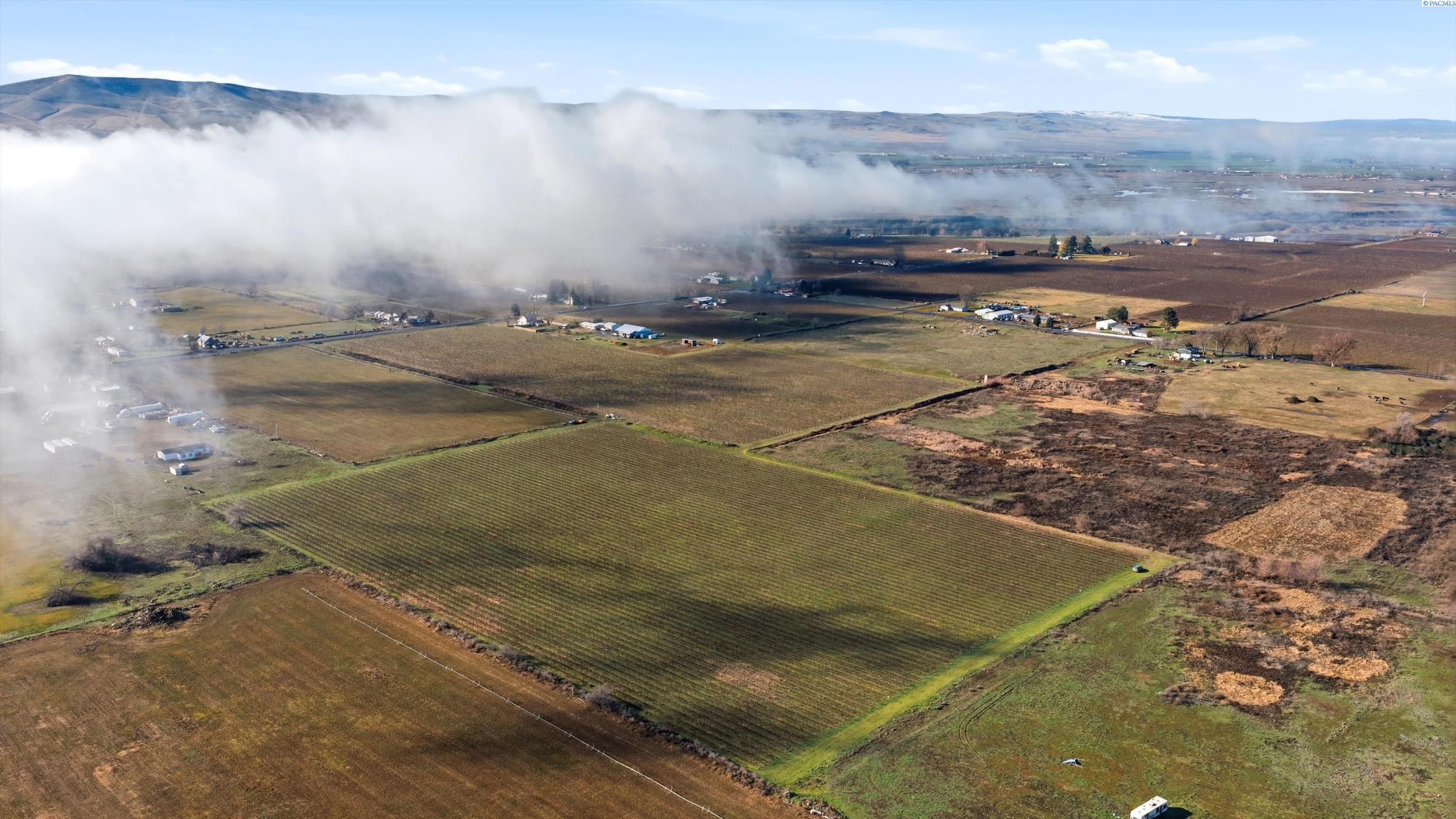 Nka W Old Inland Empire Hwy, Prosser, WA 99350