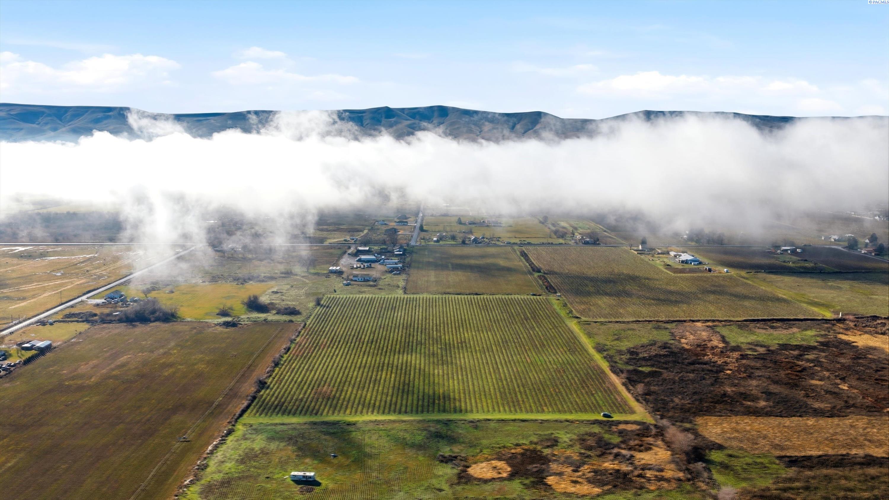 Nka W Old Inland Empire Hwy, Prosser, WA 99350