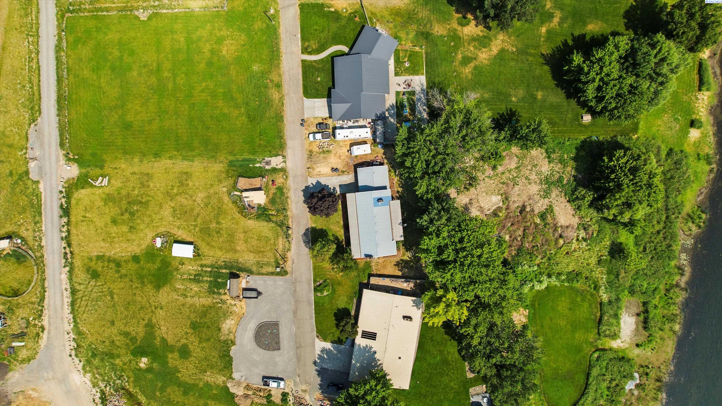 64209 Grover Pr Ne, West Richland, WA 99353