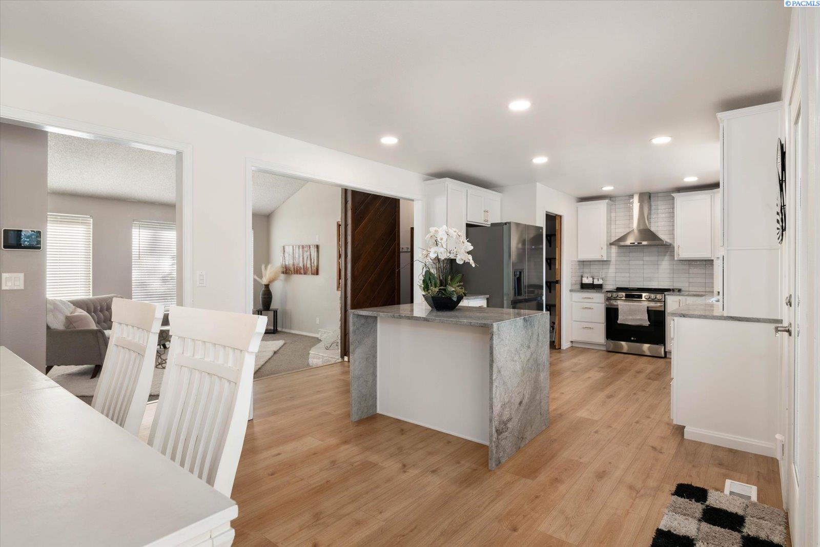 2127 Sheridan Pl, Richland, WA 99352