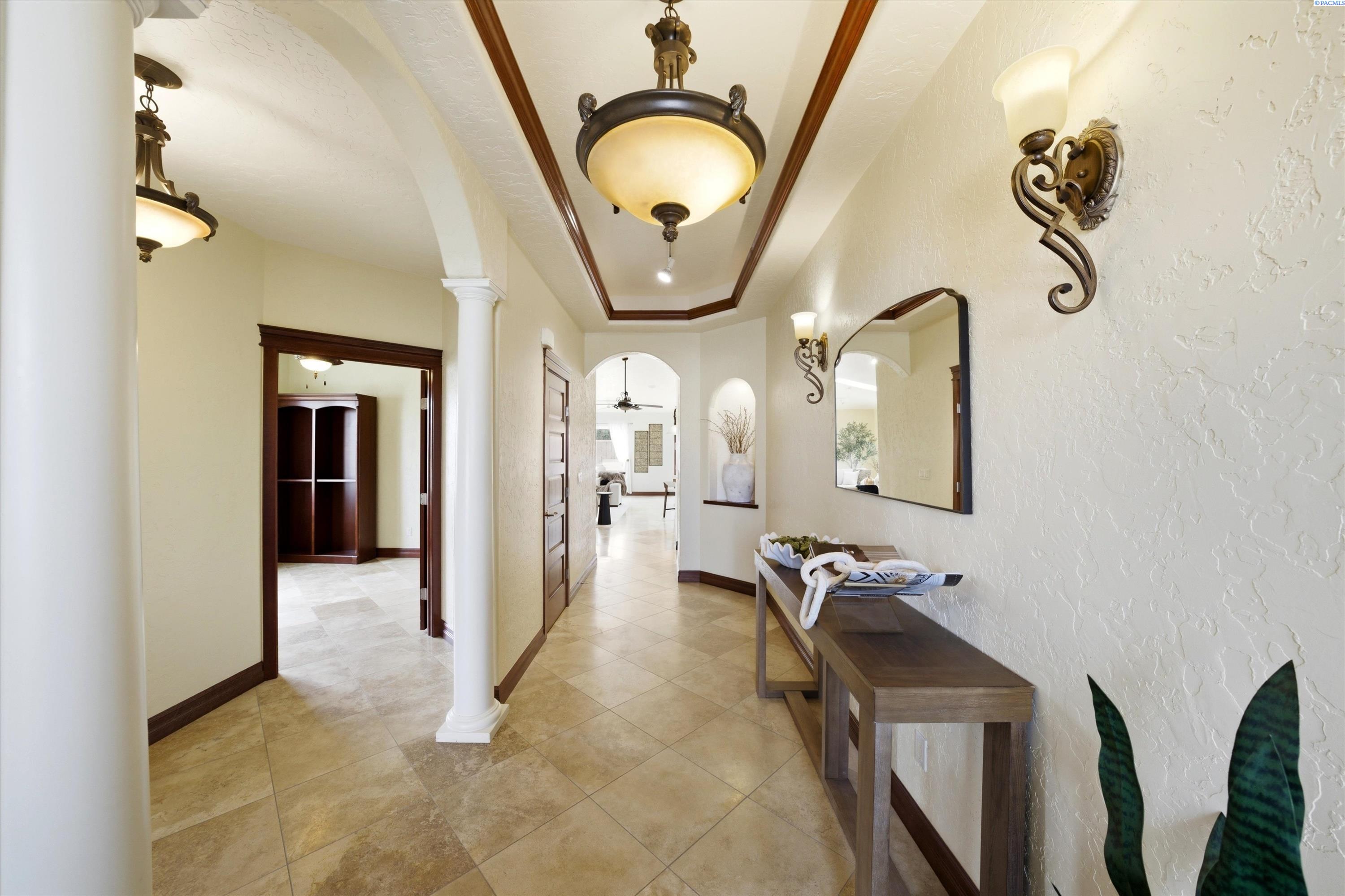 9206 Vincenzo Dr, Pasco, WA 99301