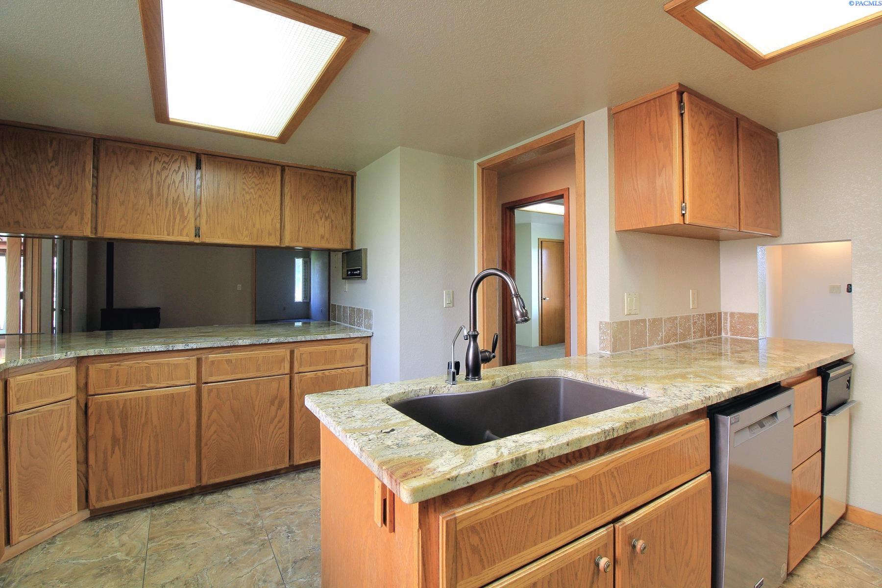 Homes for sale in West Richland, WA | 3600 Eastlake Dr, West Richland, WA 99353 | MLS# 290898