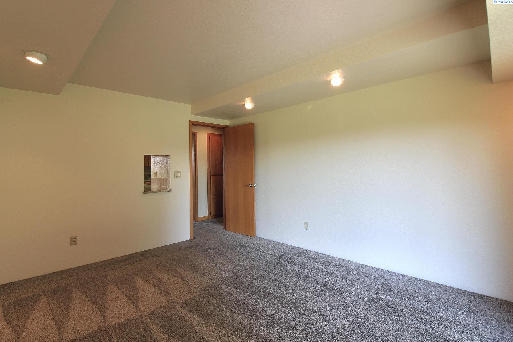 Homes for sale in West Richland, WA | 3600 Eastlake Dr, West Richland, WA 99353 | MLS# 290898