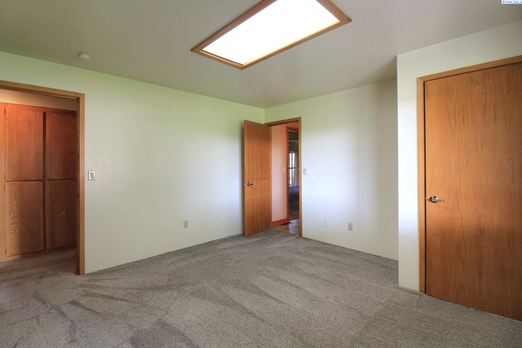 Homes for sale in West Richland, WA | 3600 Eastlake Dr, West Richland, WA 99353 | MLS# 290898