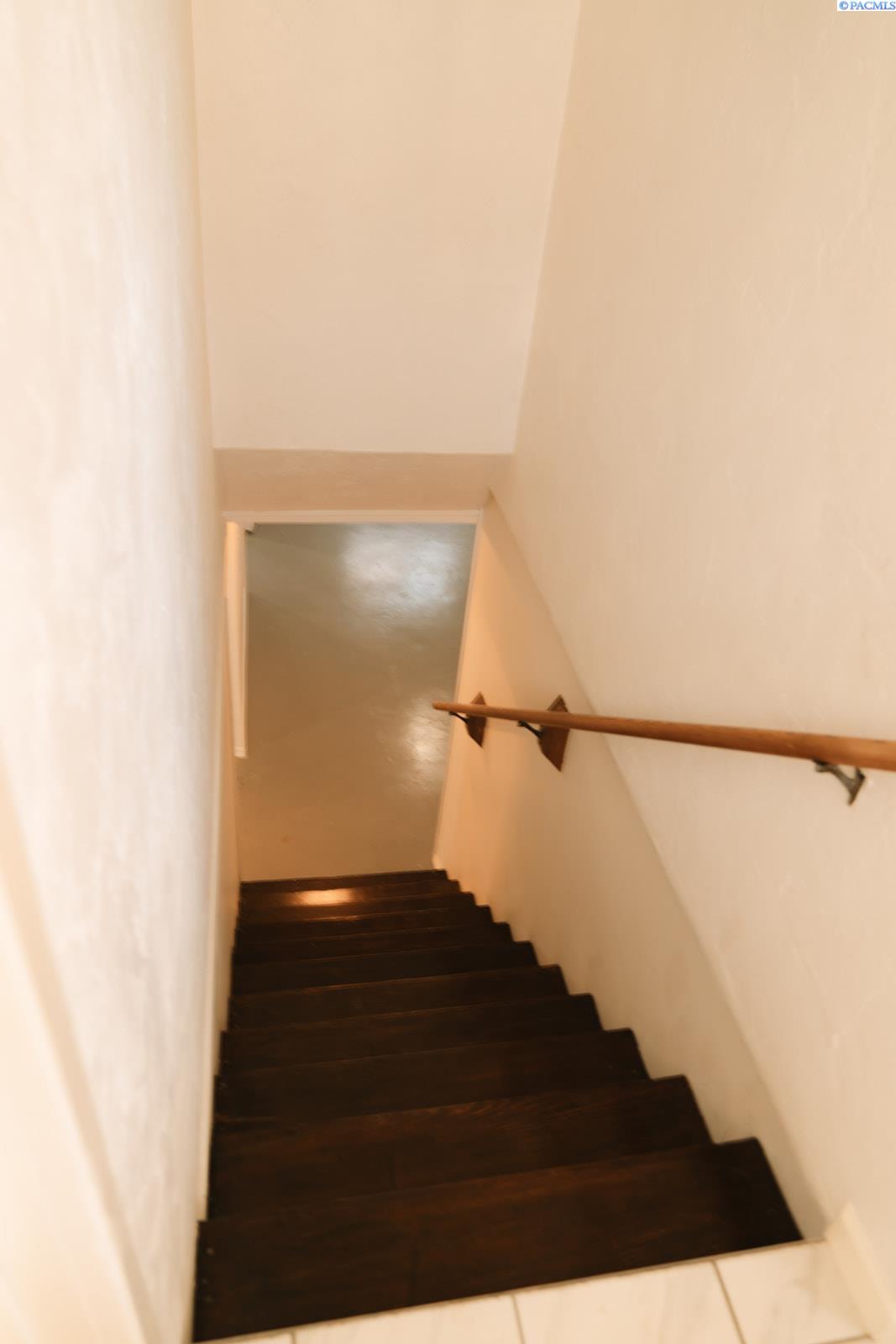 325 Almira Ave, Connell, WA 99326