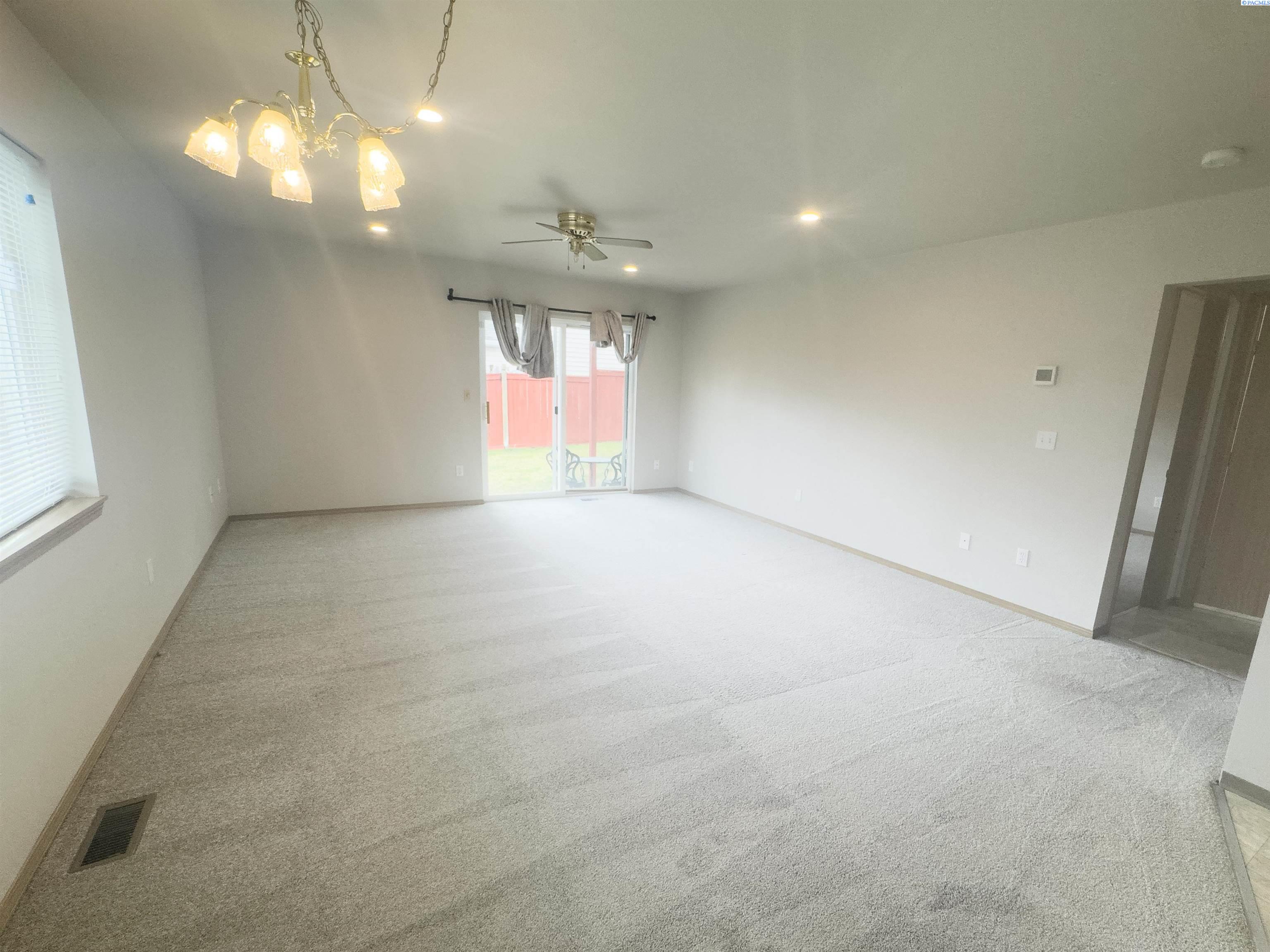 Homes for sale in Pullman, WA | 405 Nw Terre View Dr, Pullman, WA 99163 | MLS# 290928