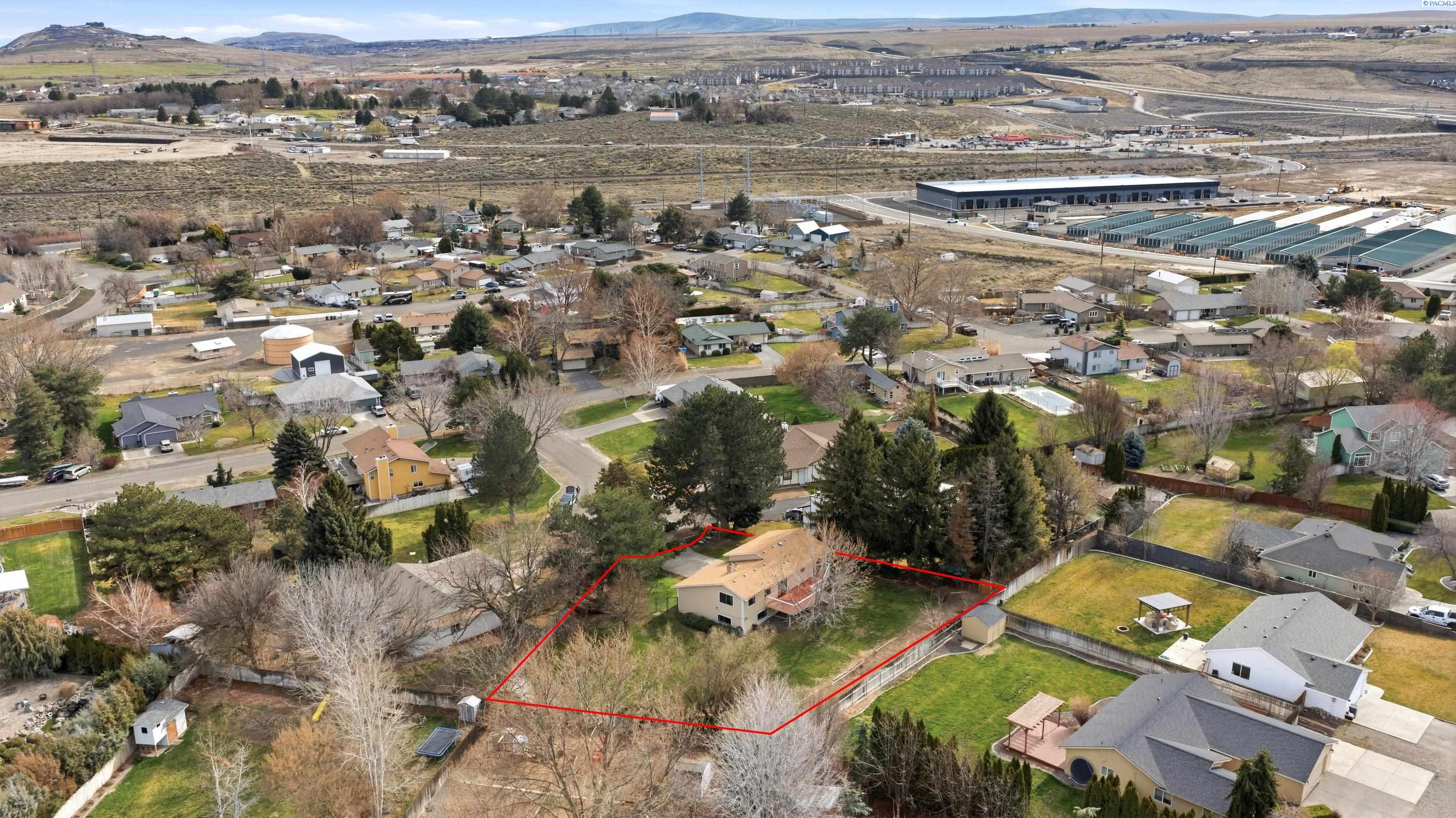 124 Travis Ct, Kennewick, WA 99338