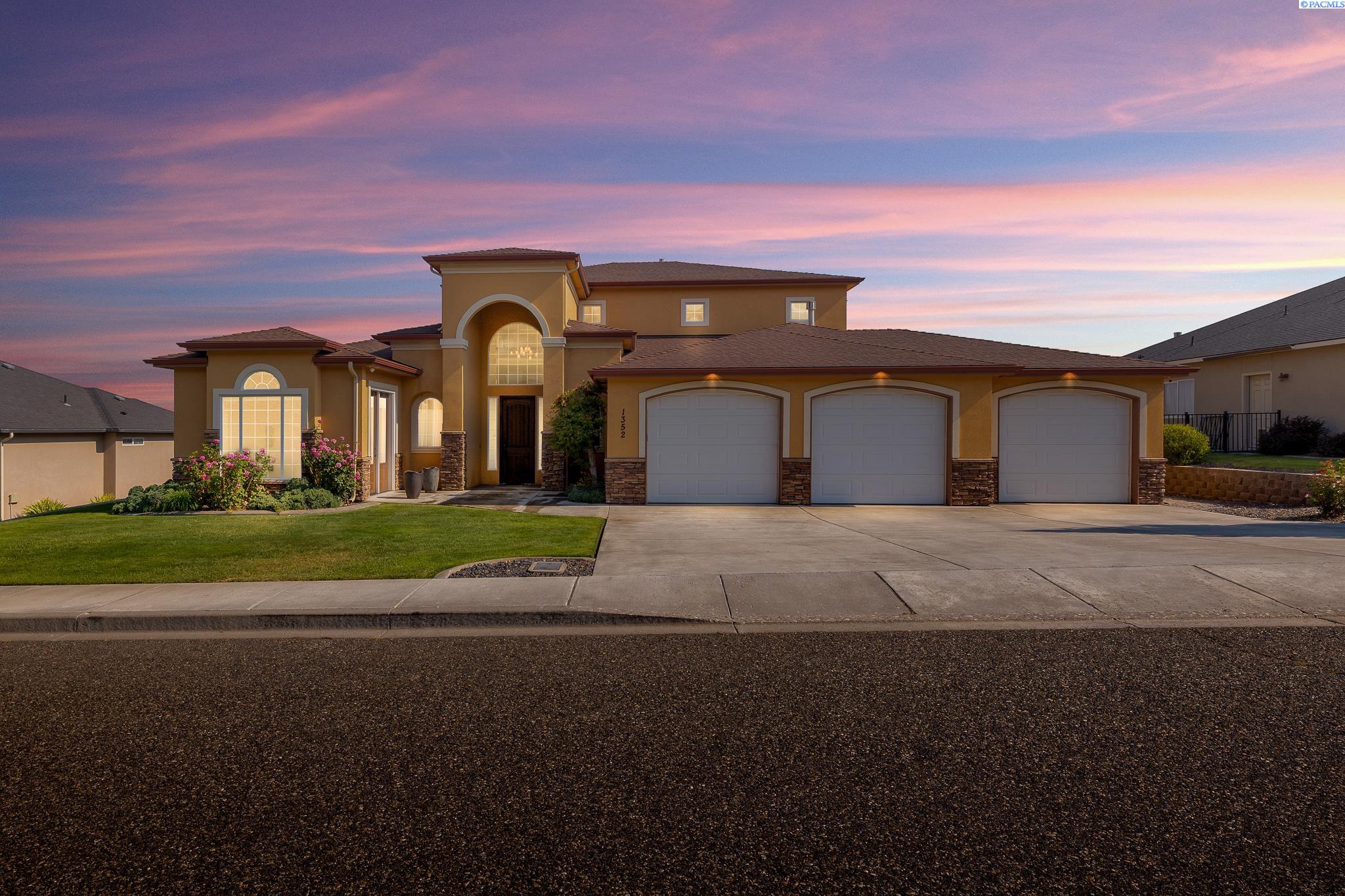 1352 Westgate Way, Richland, WA 99352