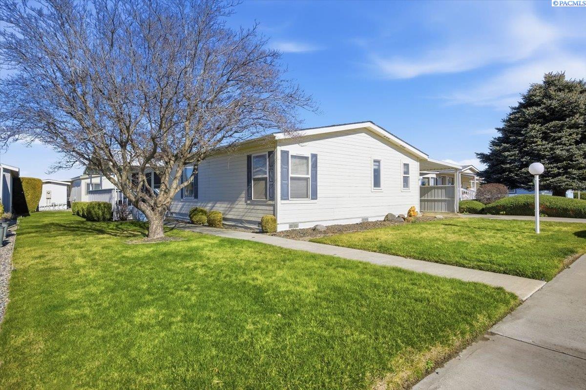 Homes for sale in Kennewick, WA | 312 S Columbia Center Blvd, Kennewick, WA 99336 | MLS# 290956