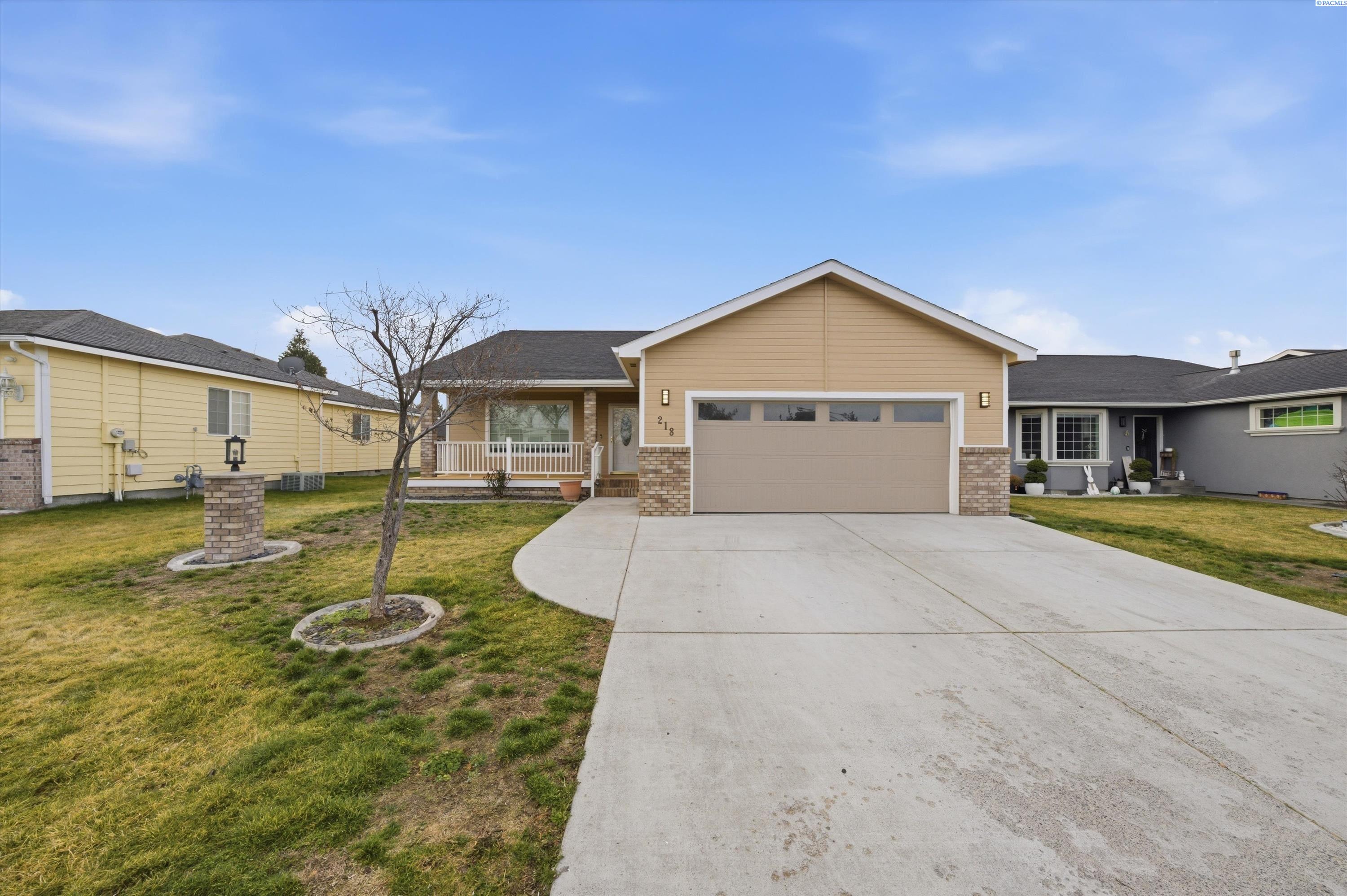 218 Sun Willows Blvd, Pasco, WA 99301