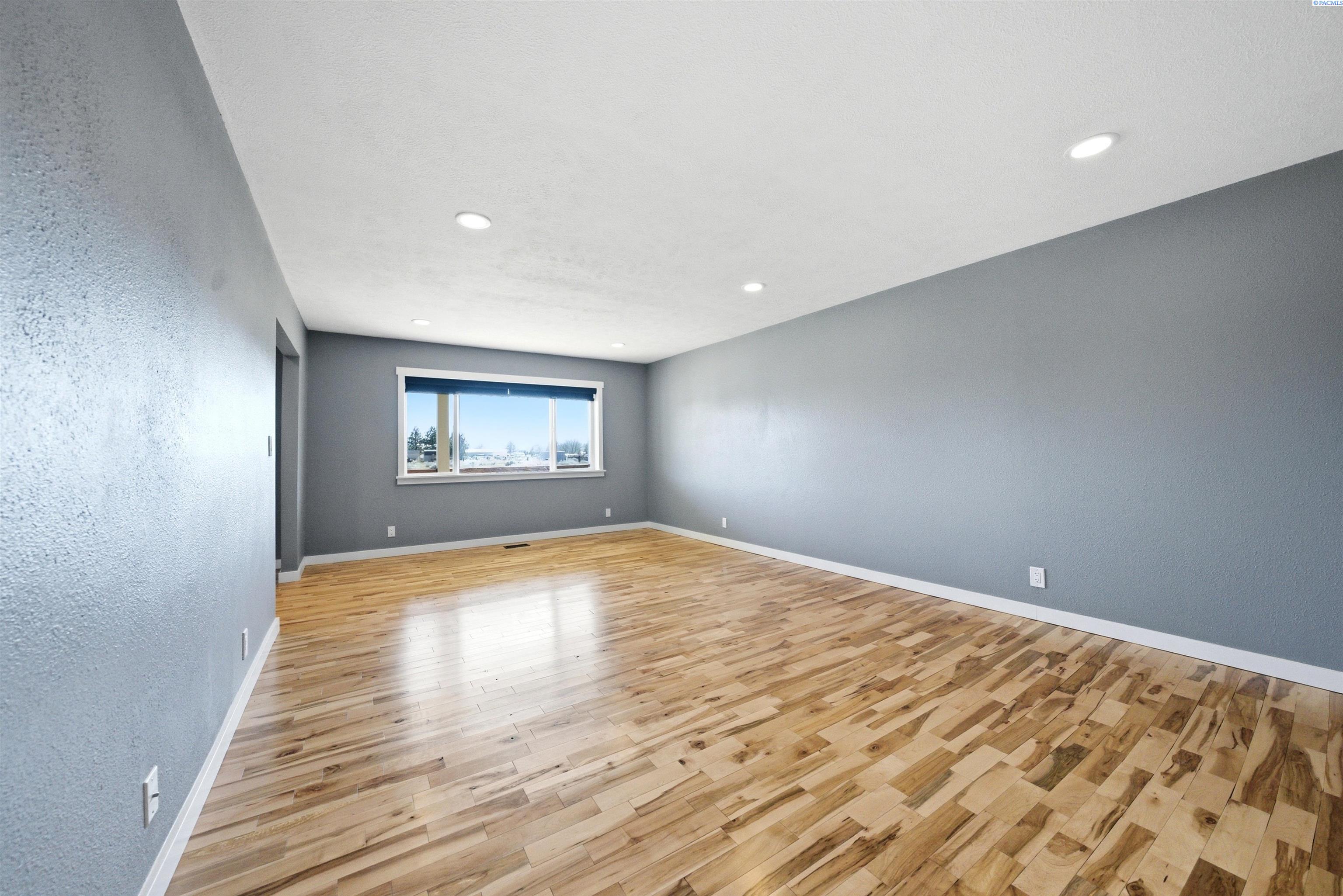 Homes for sale in Benton City, WA | 42212 E Ridgecrest Loop Ne, Benton City, WA 99320 | MLS# 290968