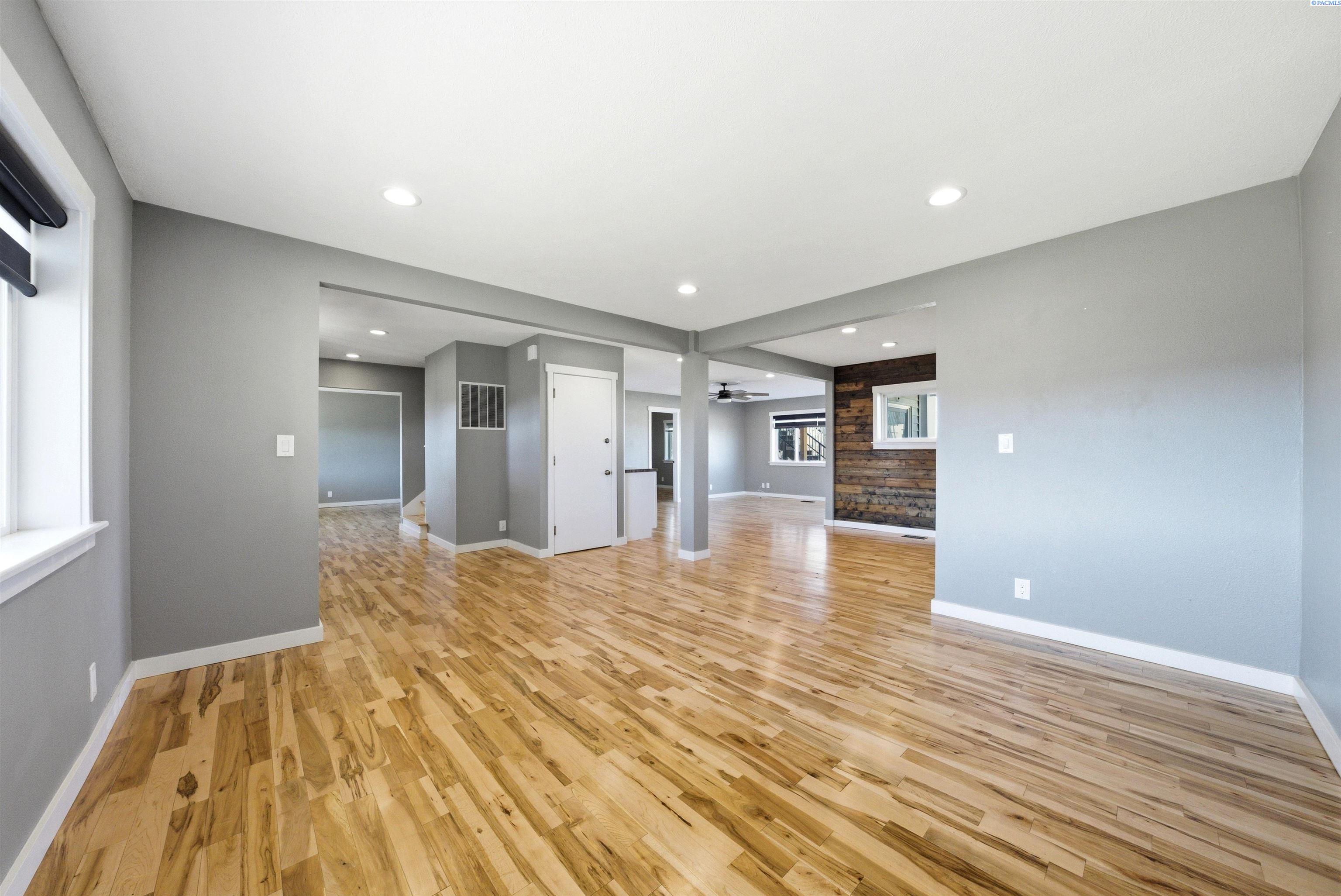 Homes for sale in Benton City, WA | 42212 E Ridgecrest Loop Ne, Benton City, WA 99320 | MLS# 290968