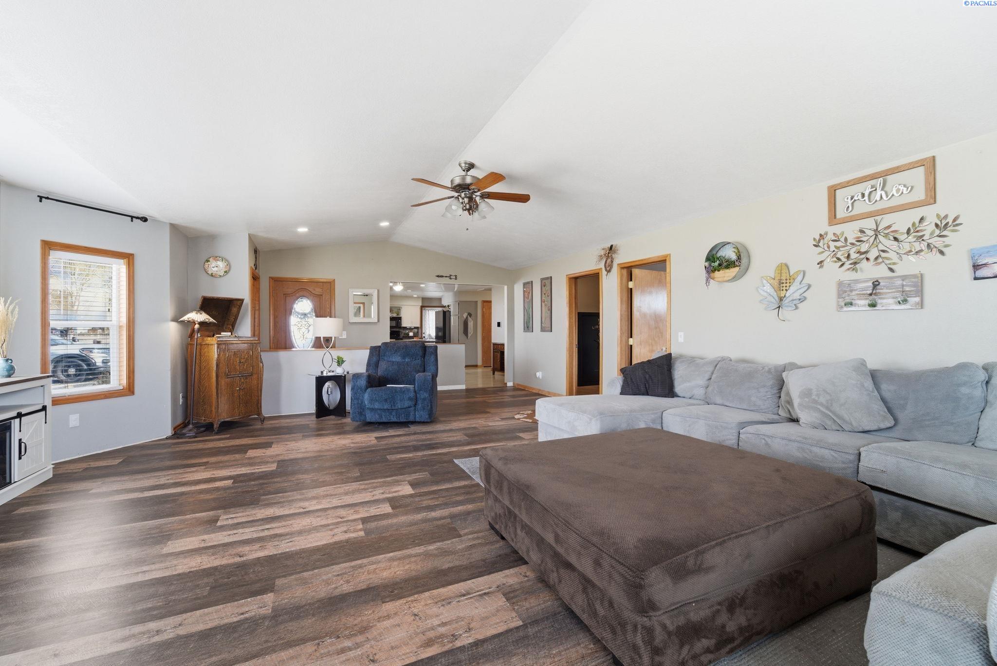 Homes for sale in Benton City, WA | 5603 E Hamilton Rd, Benton City, WA 99320 | MLS# 290980