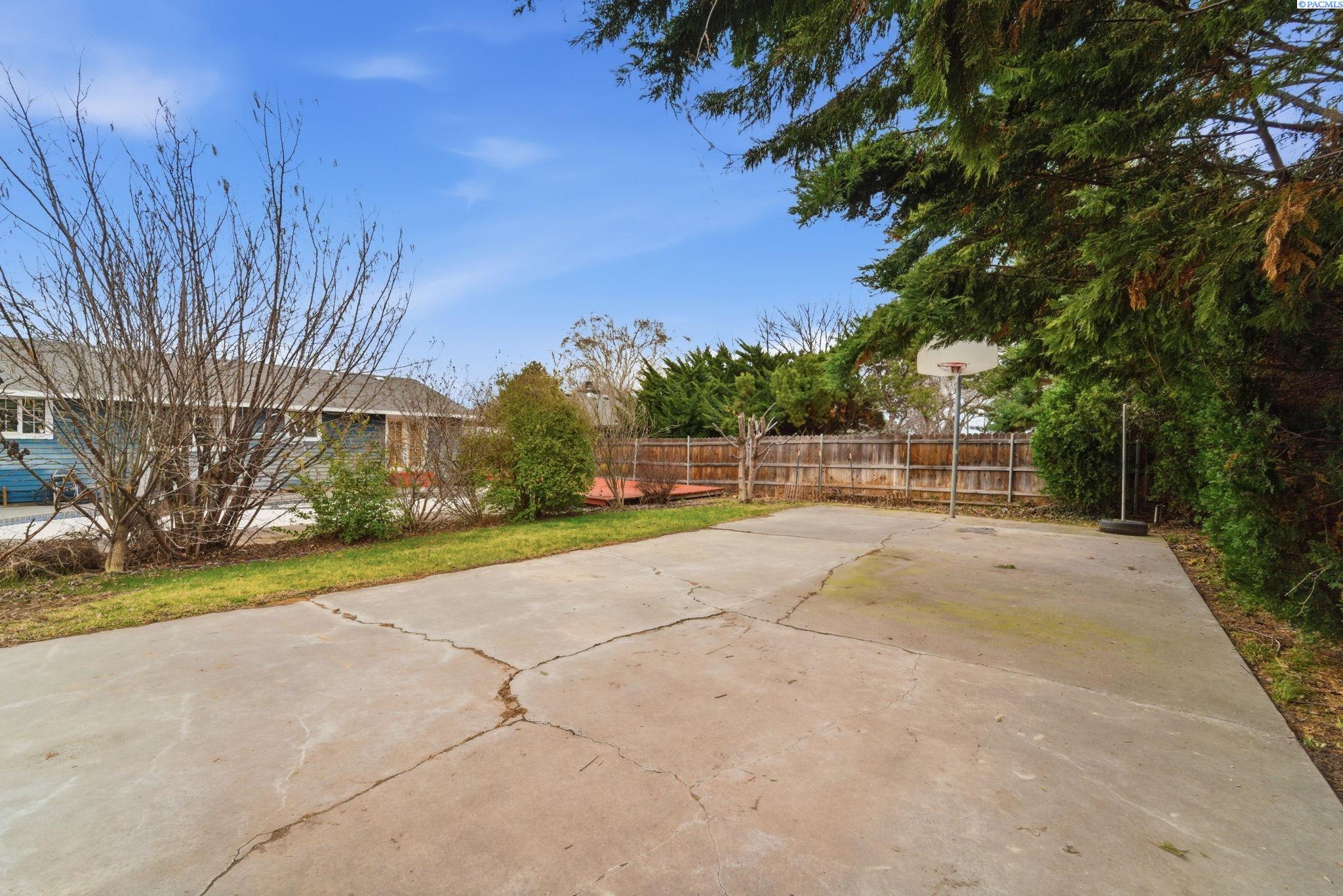 1711 15th Ave, Kennewick, WA 99337