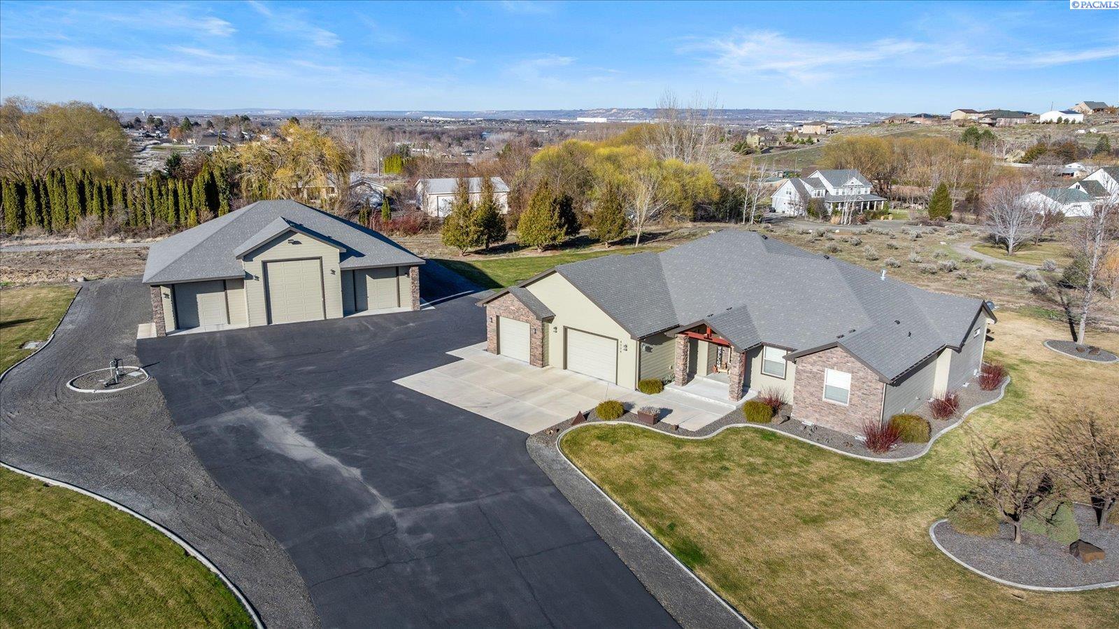 4004 Kiger Rd, West Richland, WA 99353