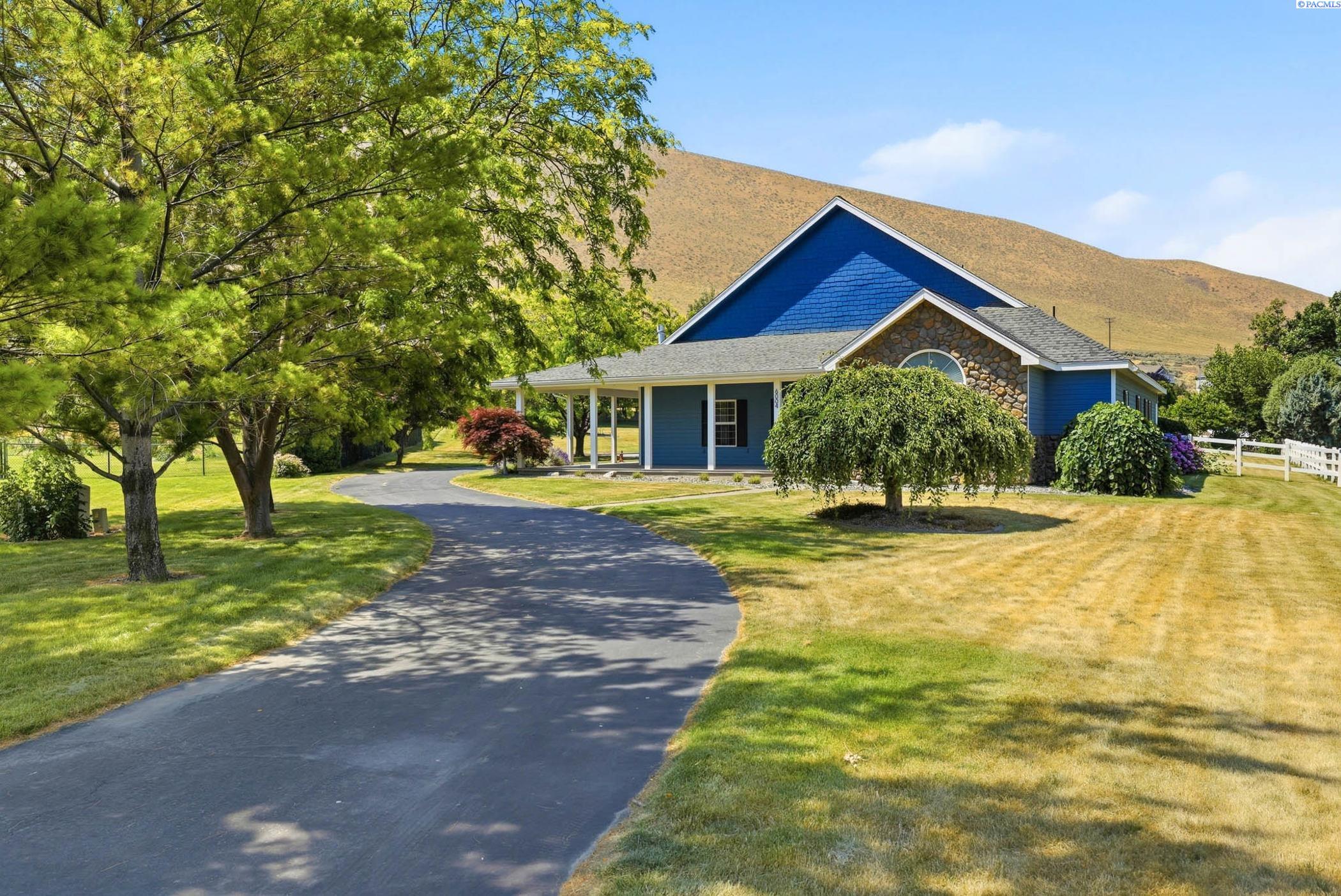 6004 Glenbrook Loop, West Richland, WA 99353