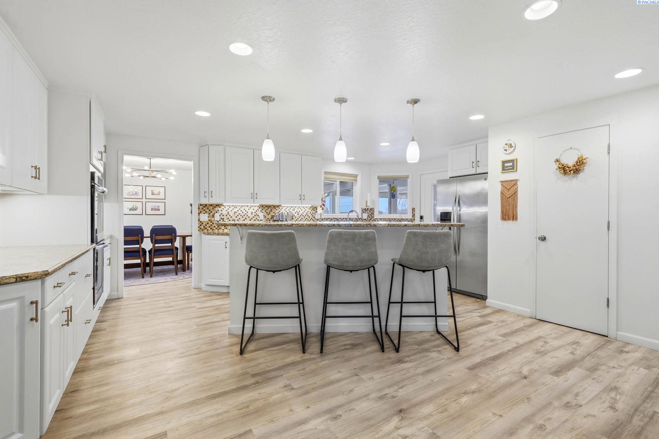 4700 Collins Rd, West Richland, WA 99353