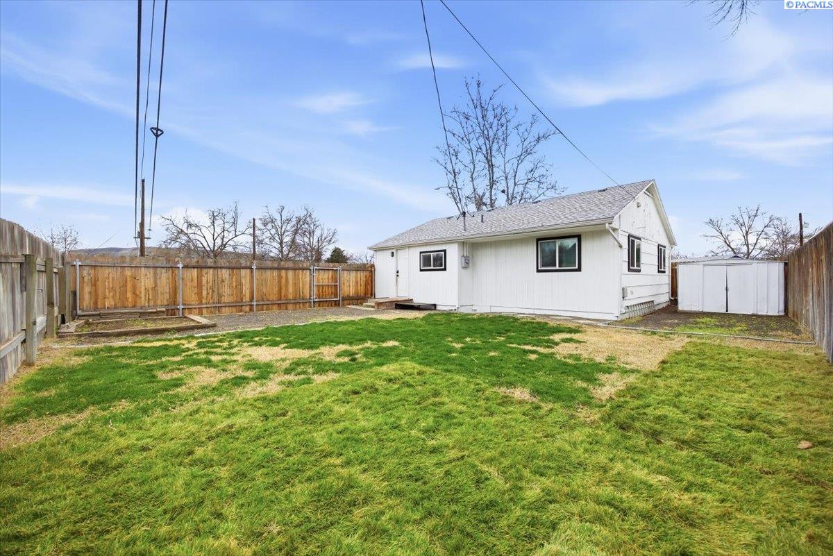 Homes for sale in Richland, WA | 400 Smith Ave, Richland, WA 99352 | MLS# 290991