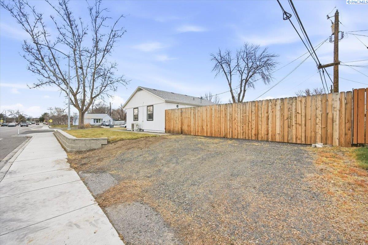 Homes for sale in Richland, WA | 400 Smith Ave, Richland, WA 99352 | MLS# 290991