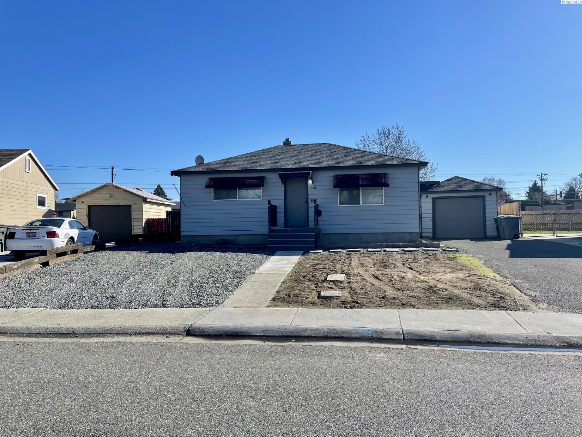 1908 Everest Ave, Richland, WA 99354