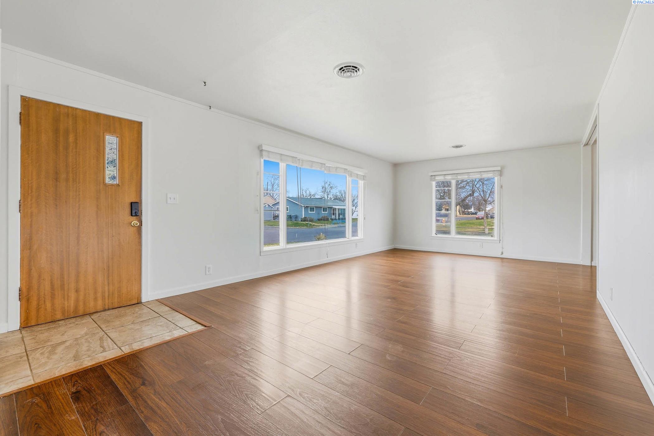 605 Comstock St, Richland, WA 99352