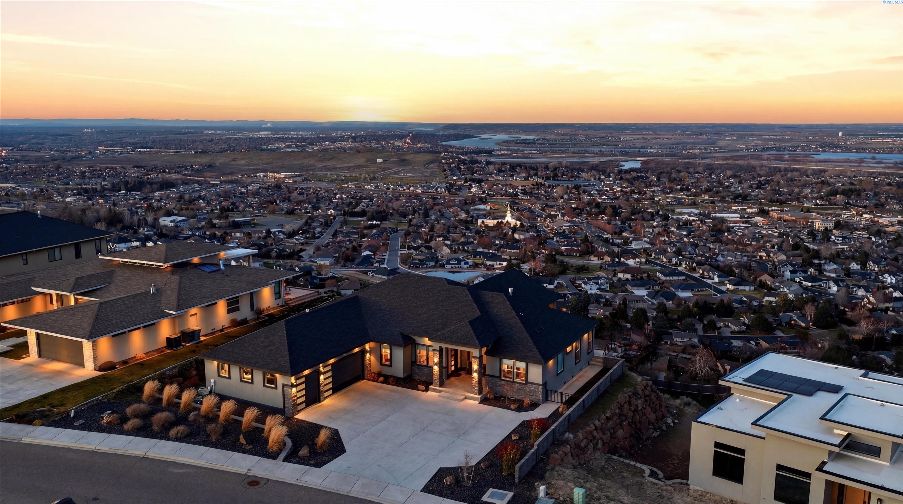 2508 Falconcrest Loop, Richland, WA 99352