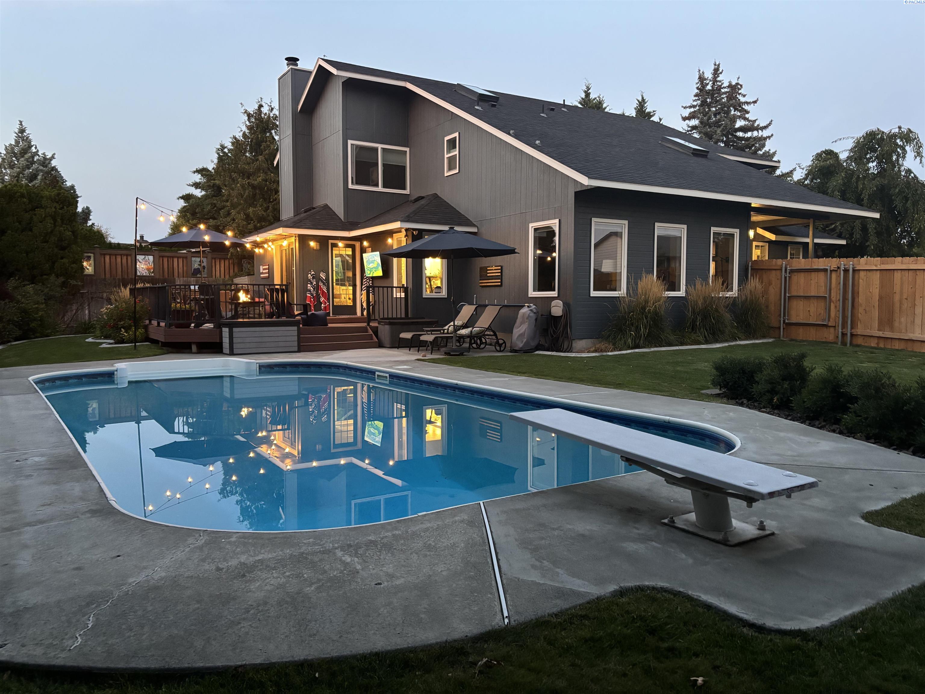 2429 Mark Ct, Richland, WA 99352