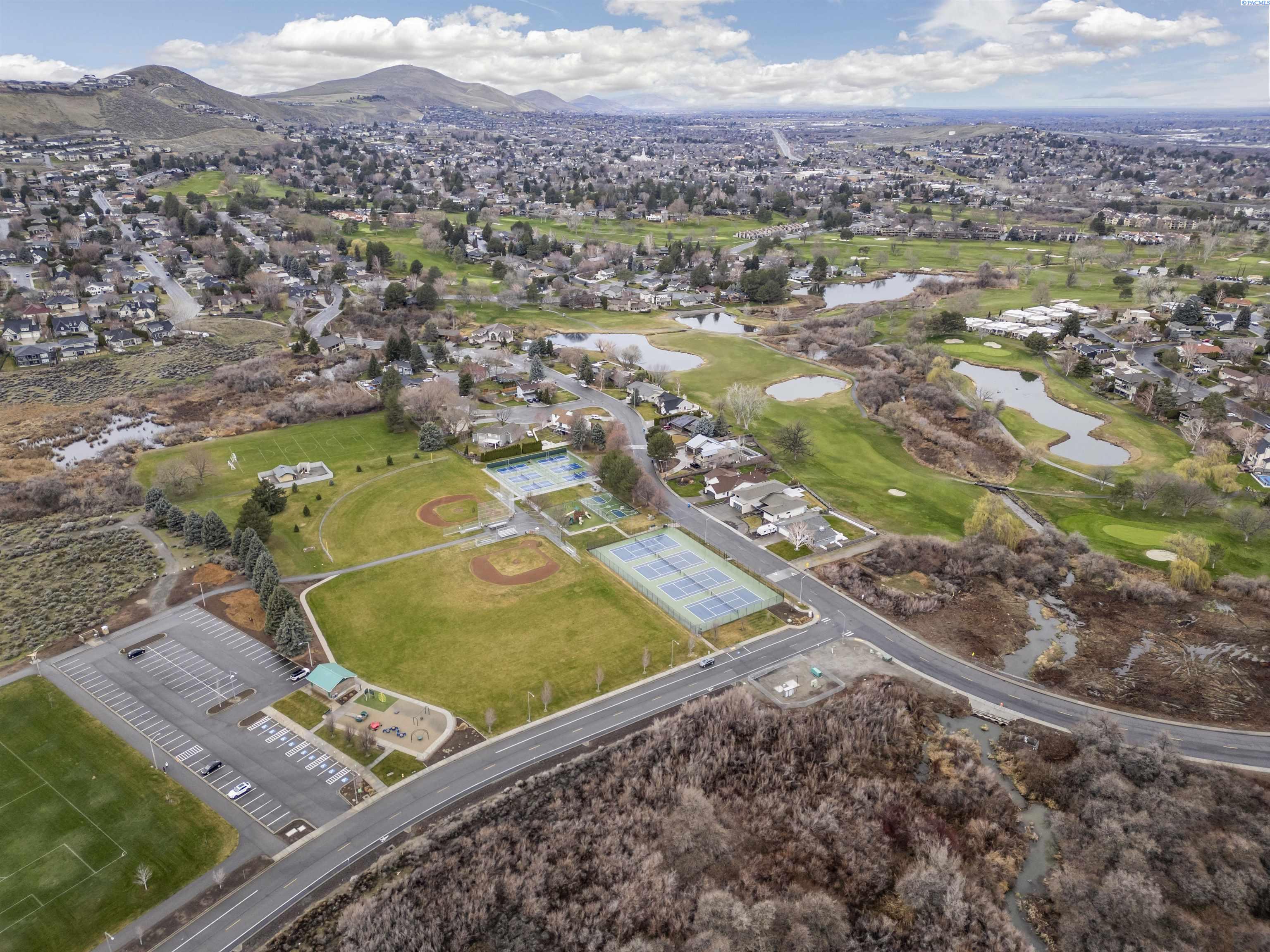 2429 Mark Ct, Richland, WA 99352