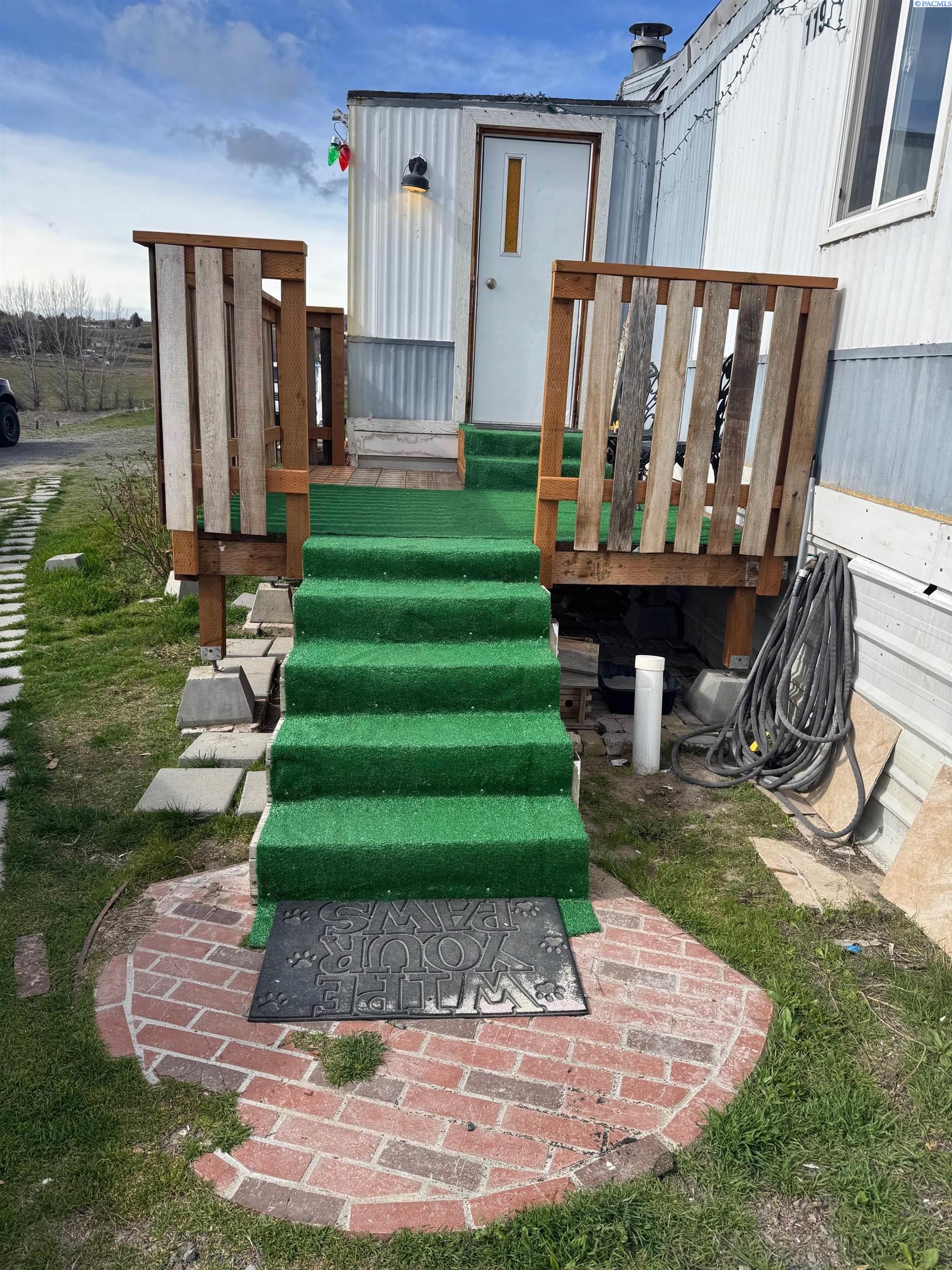 Homes for sale in Selah, WA | 119 Freedom Ln, Selah, WA 98942 | MLS# 291048