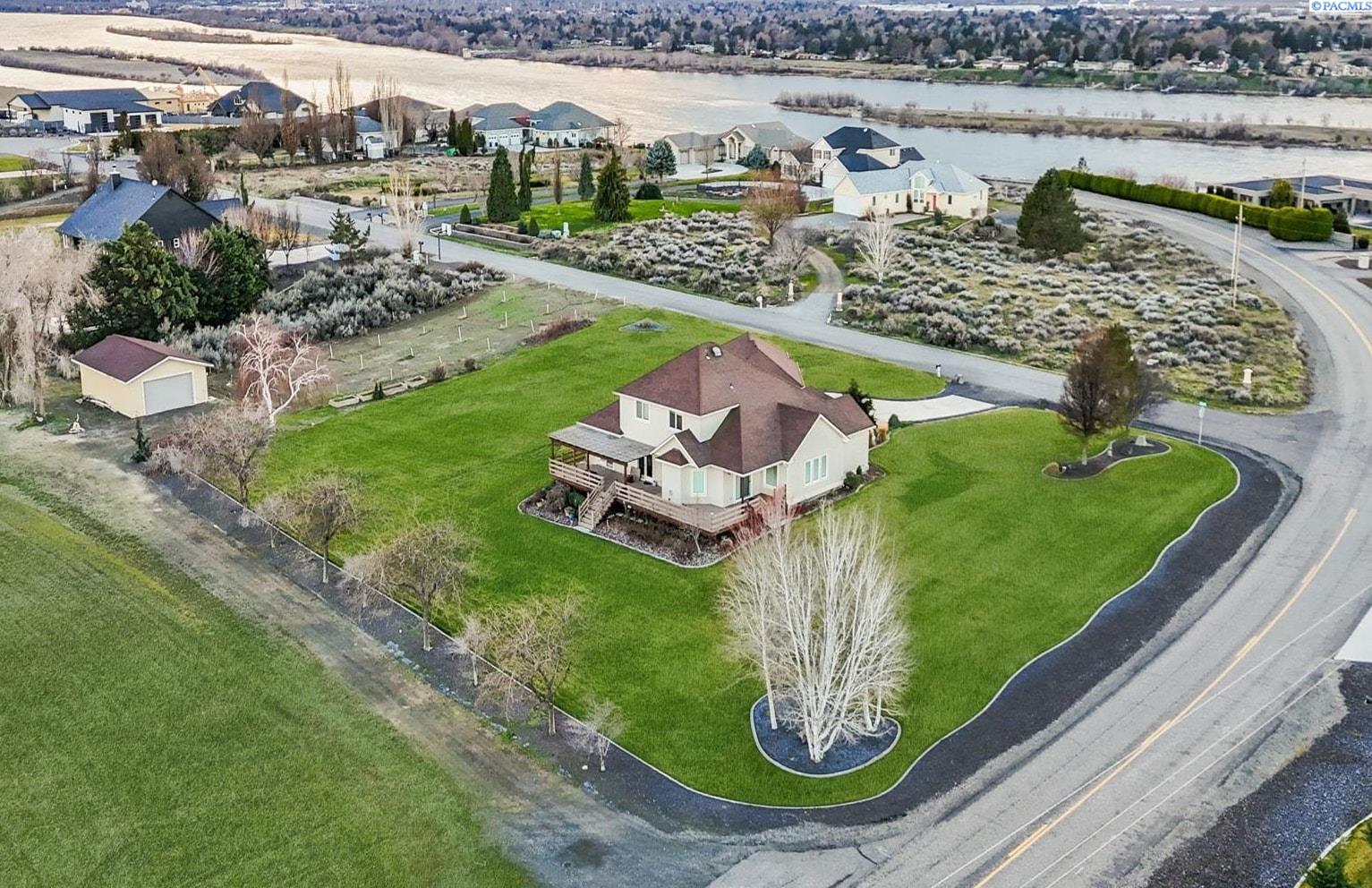 21 Alta Ln, Pasco, WA 99301