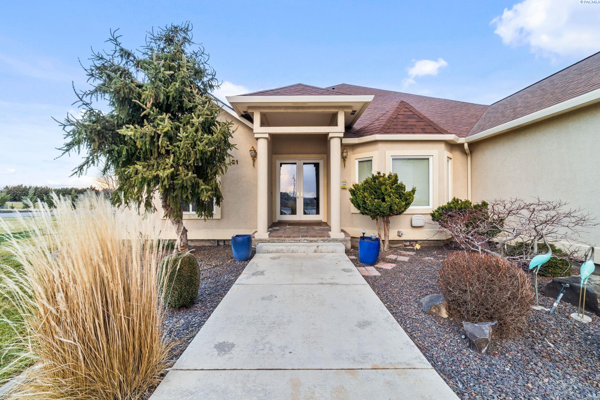 21 Alta Ln, Pasco, WA 99301