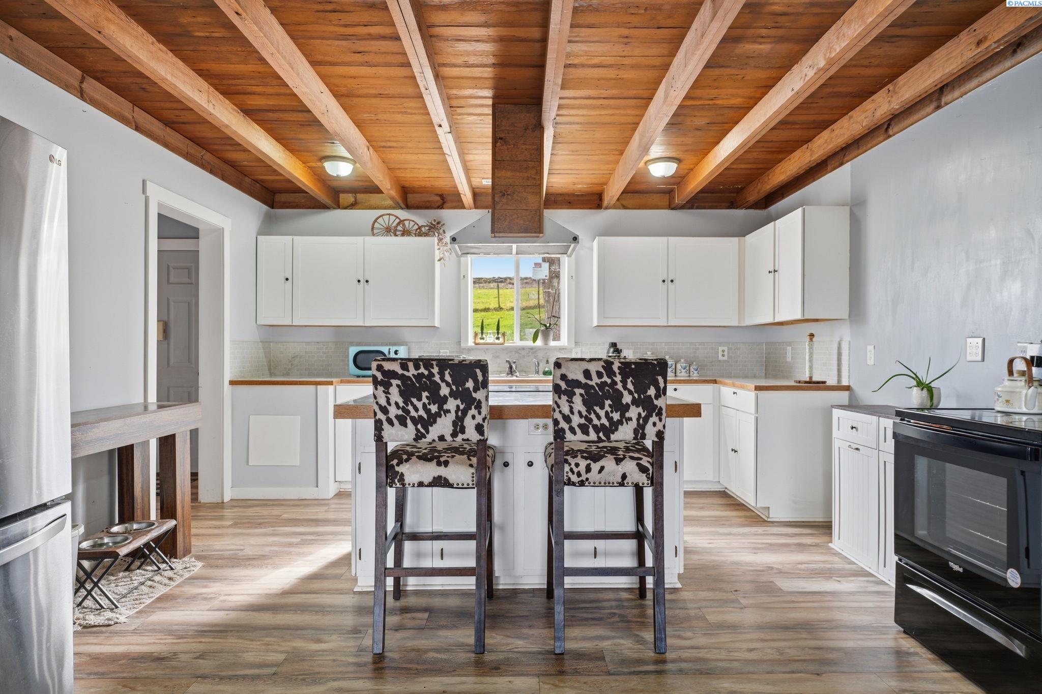 Homes for sale in Mabton, WA | 27992 Sr 22, Mabton, WA 98935 | MLS# 291055