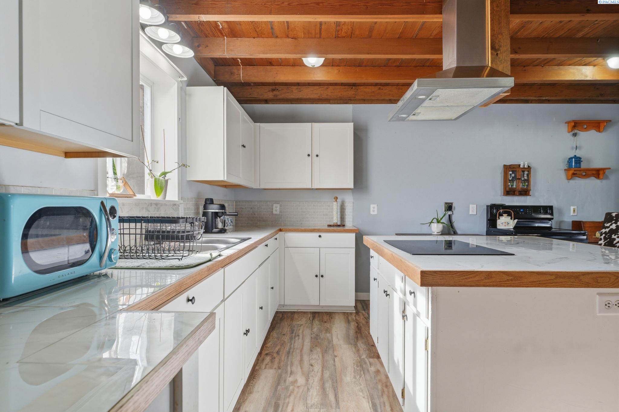 Homes for sale in Mabton, WA | 27992 Sr 22, Mabton, WA 98935 | MLS# 291055