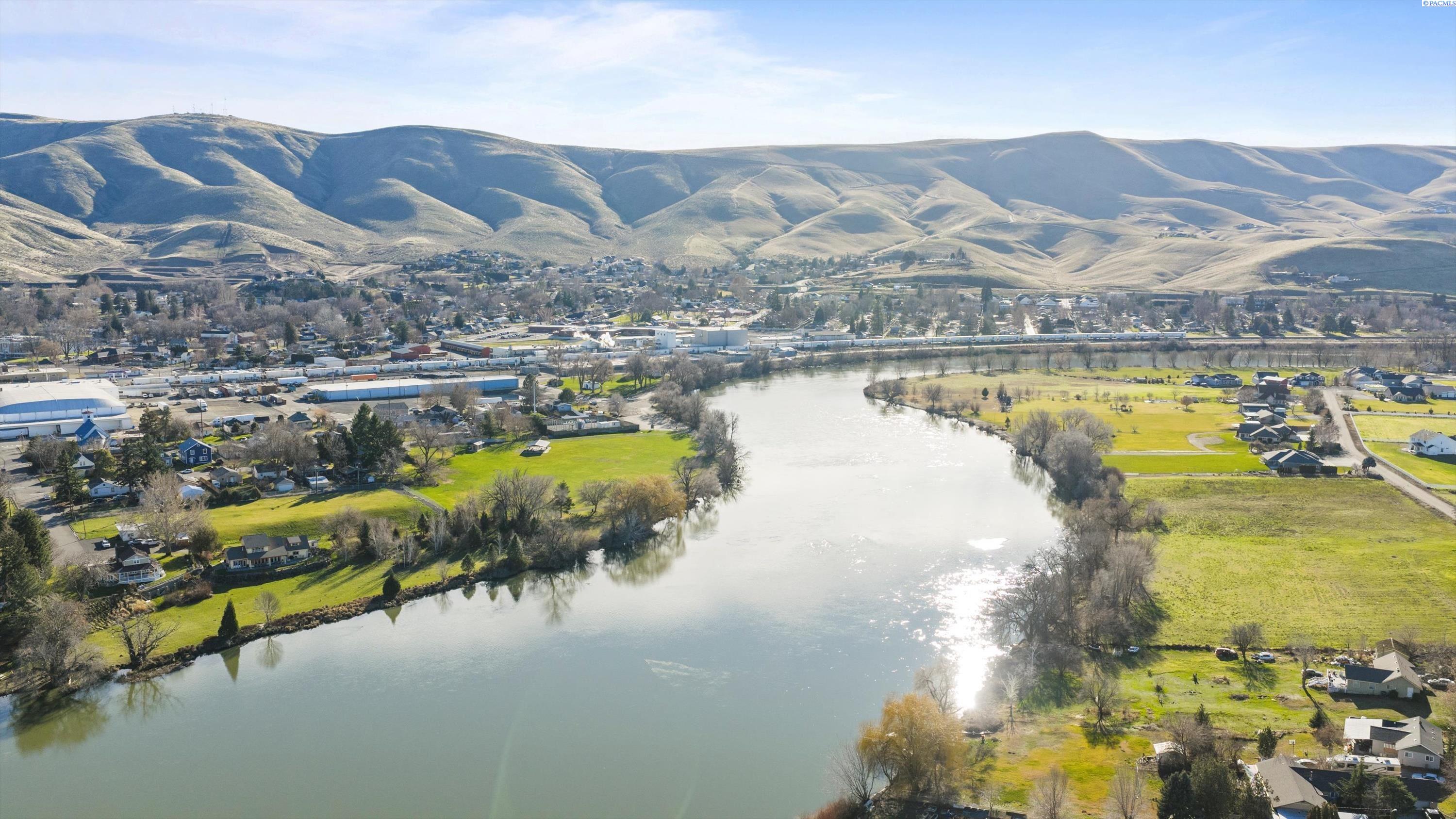 10002 Nka Wine Country Rd, Prosser, WA 99350