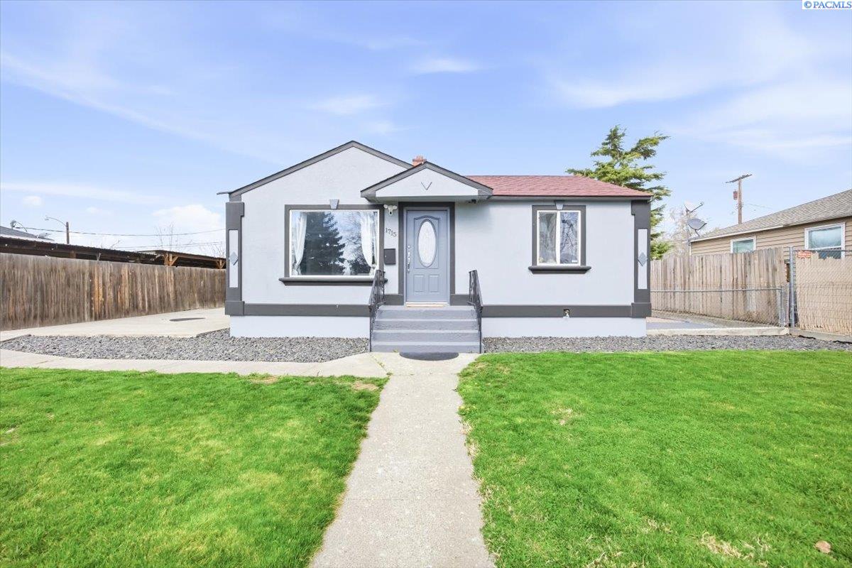 Homes for sale in Pasco, WA | 1715 W Bonneville Street, Pasco, WA 99301 | MLS# 291072