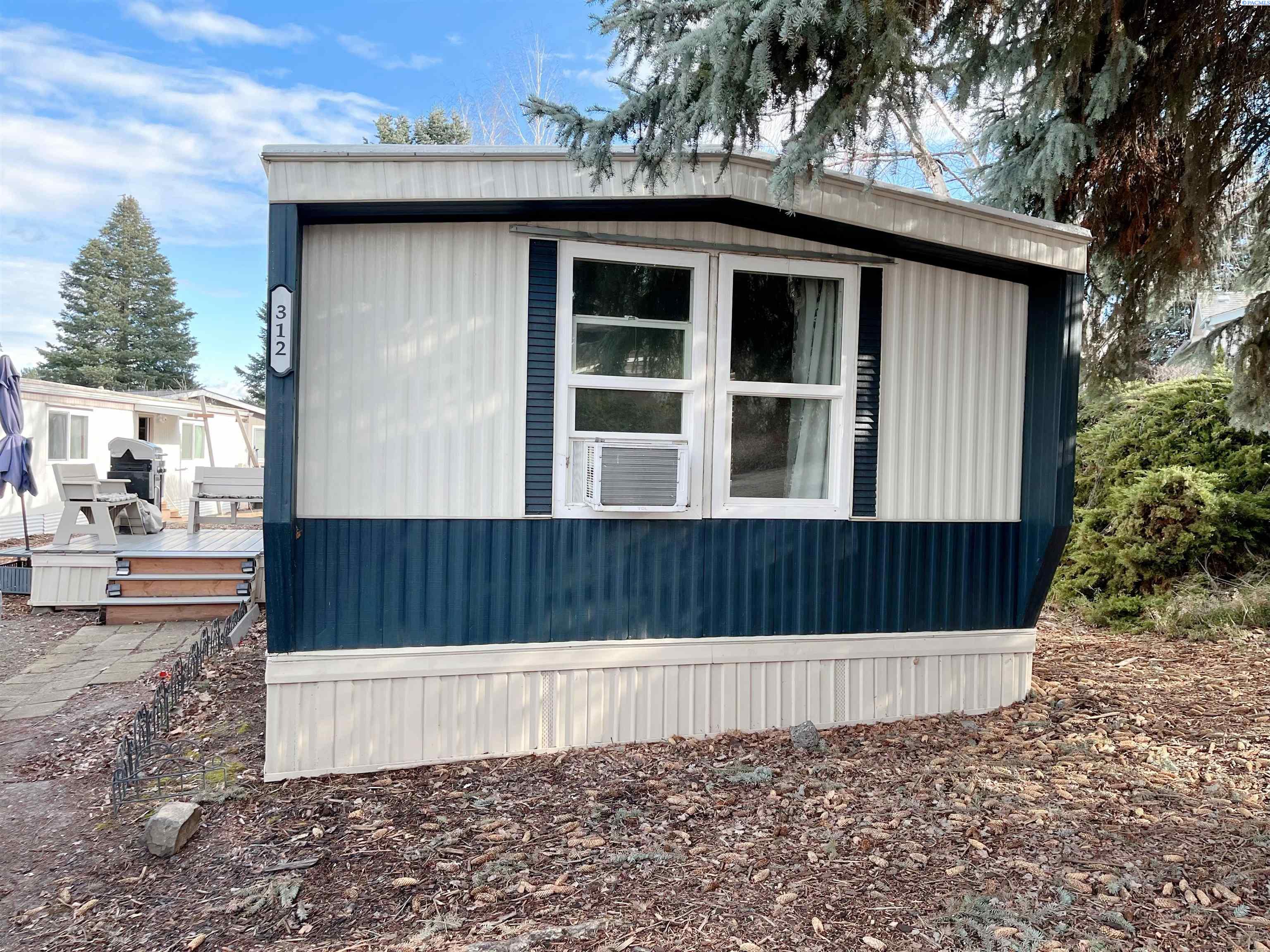 Homes for sale in Pullman, WA | 312 Nw Parkwest Dr, Pullman, WA 99163 | MLS# 291073