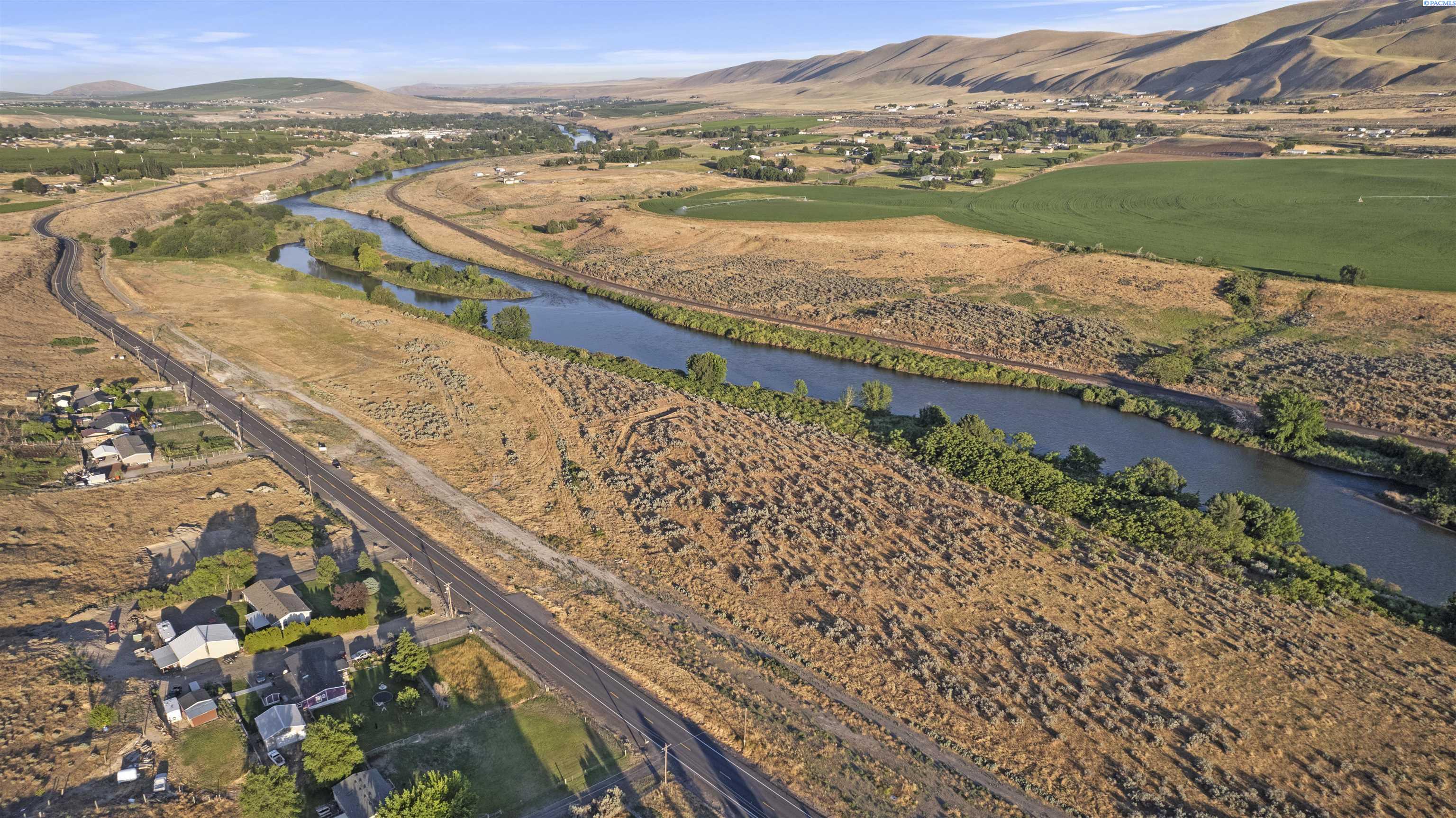 15649 Old Inland Empire Hwy, Benton City, WA 99320