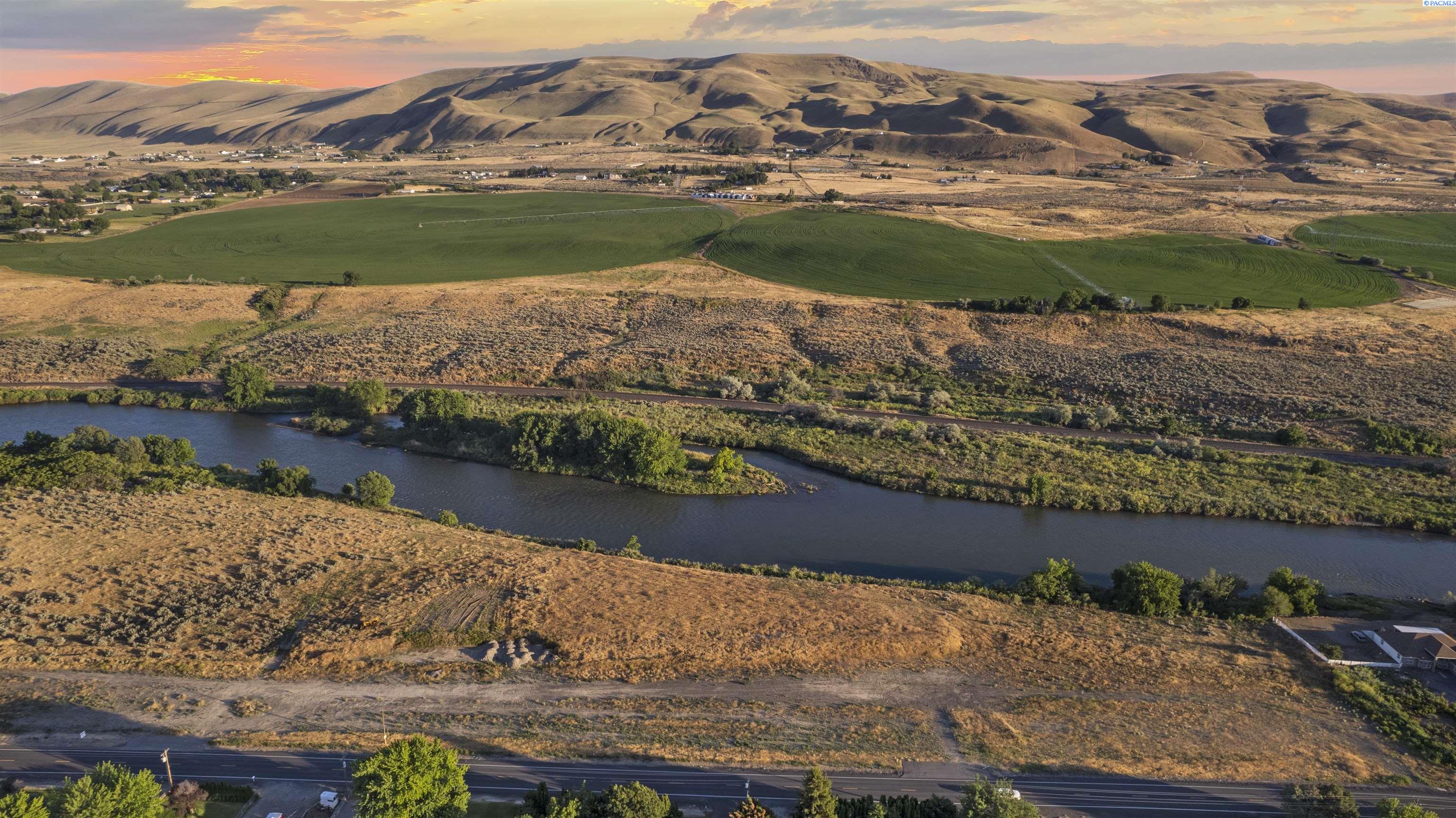 15649 Old Inland Empire Hwy, Benton City, WA 99320