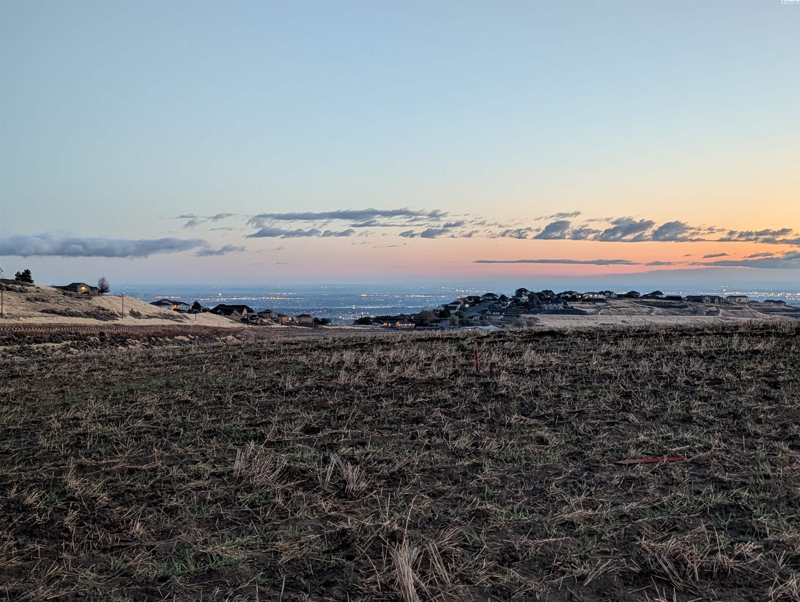 100900 Bastian Pr Se, Kennewick, WA 99338