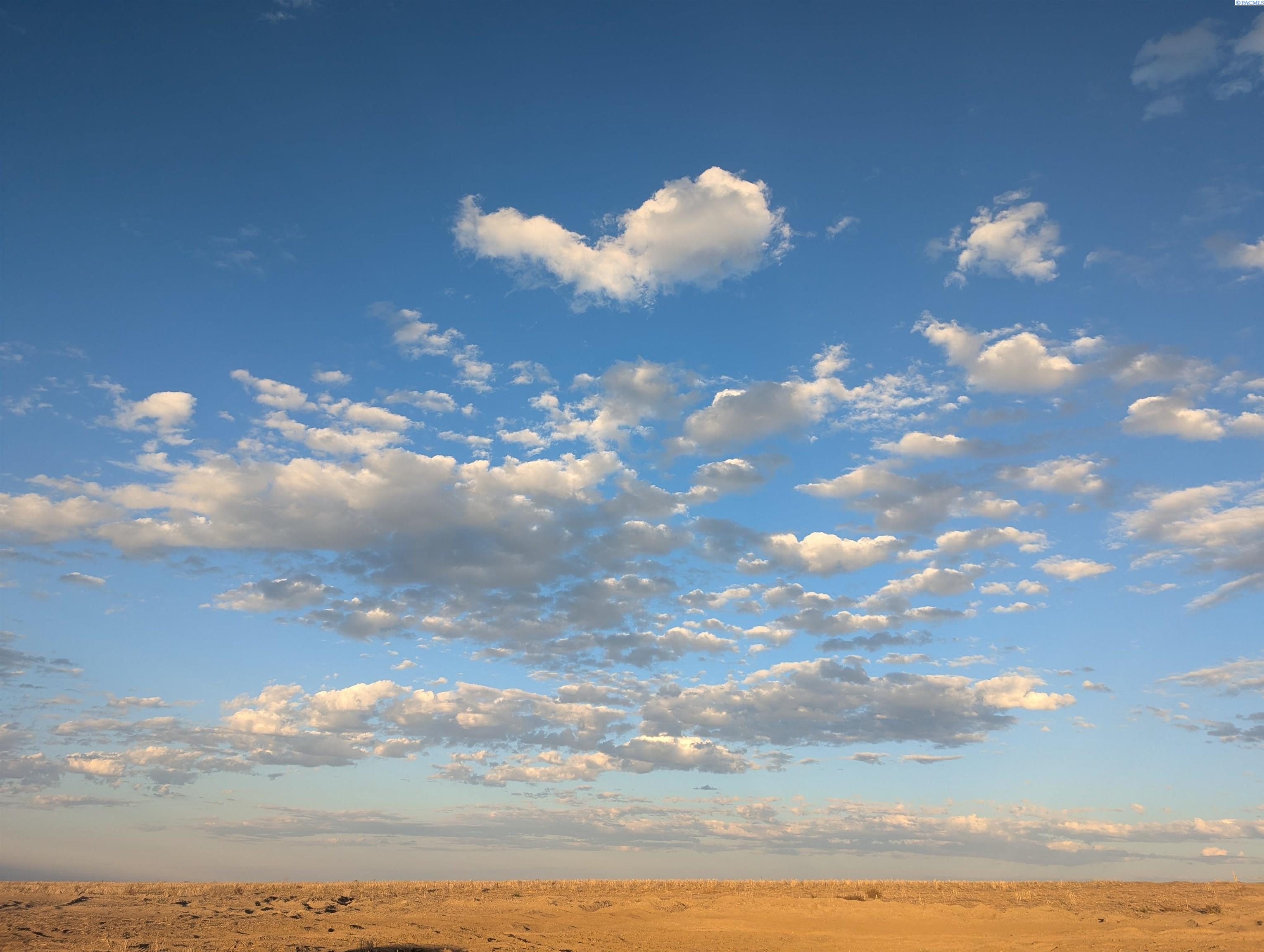 100900 Bastian Pr Se, Kennewick, WA 99338