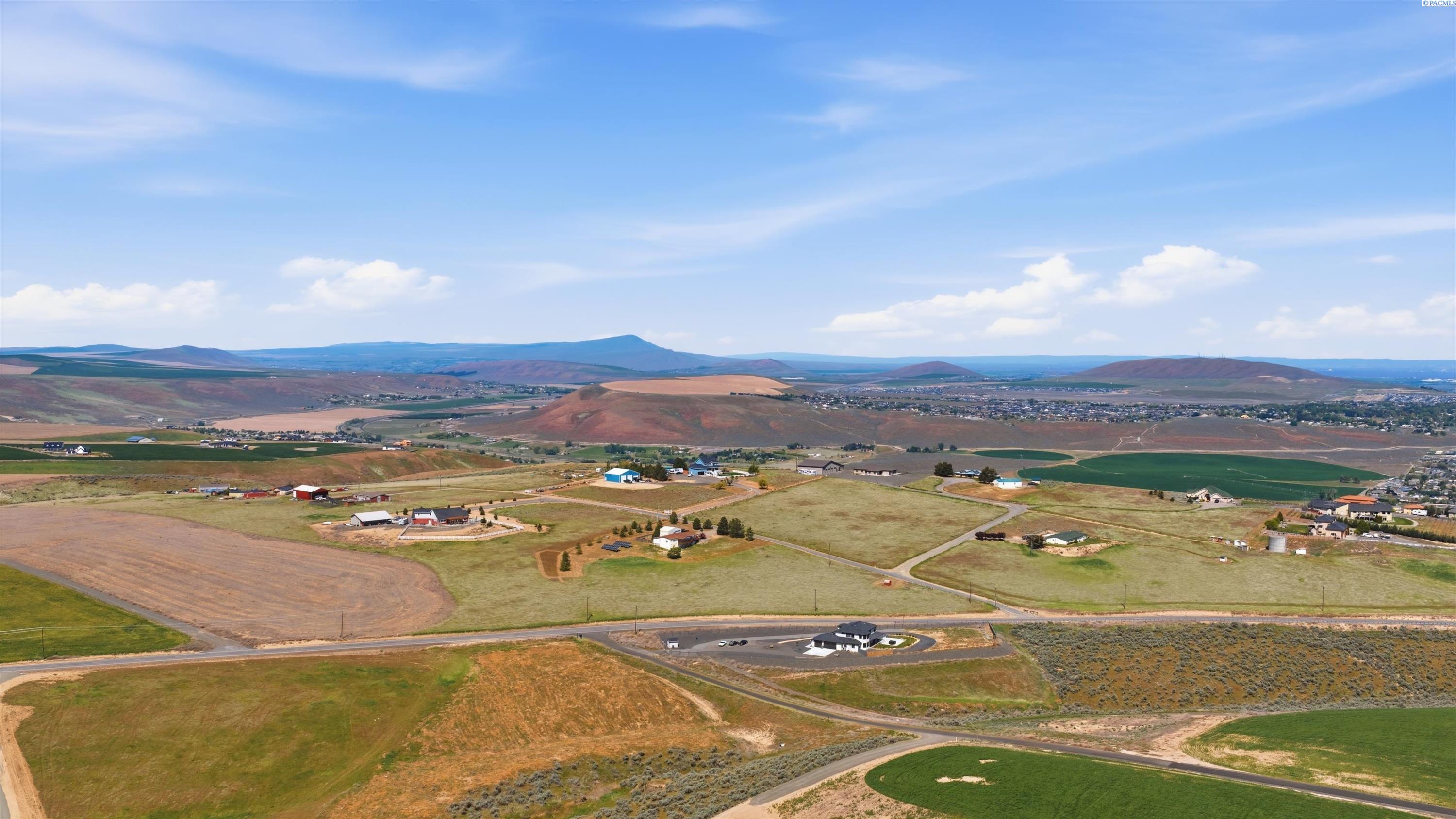 100900 Bastian Pr Se, Kennewick, WA 99338