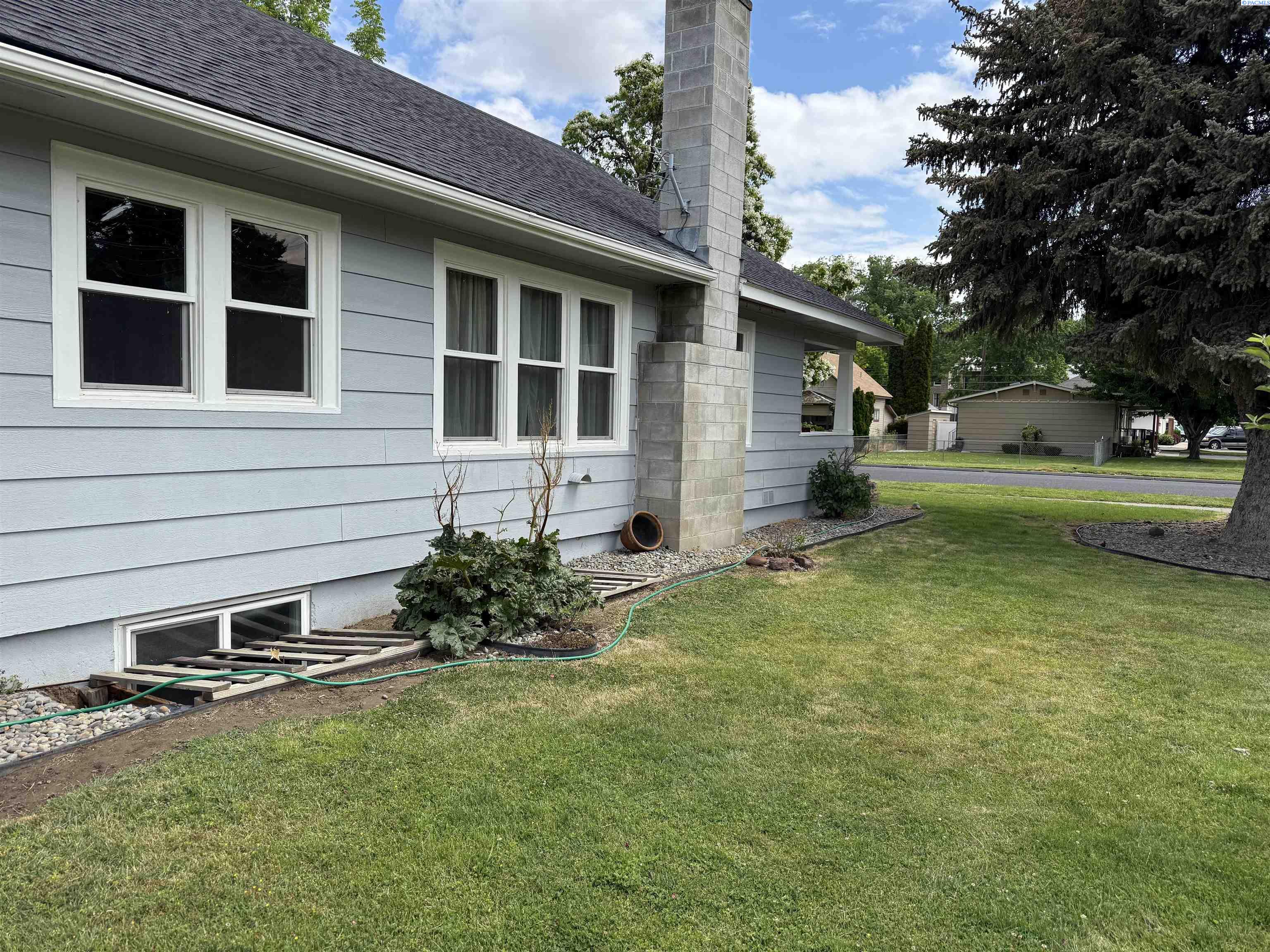 619 Court St, Prosser, WA 99350