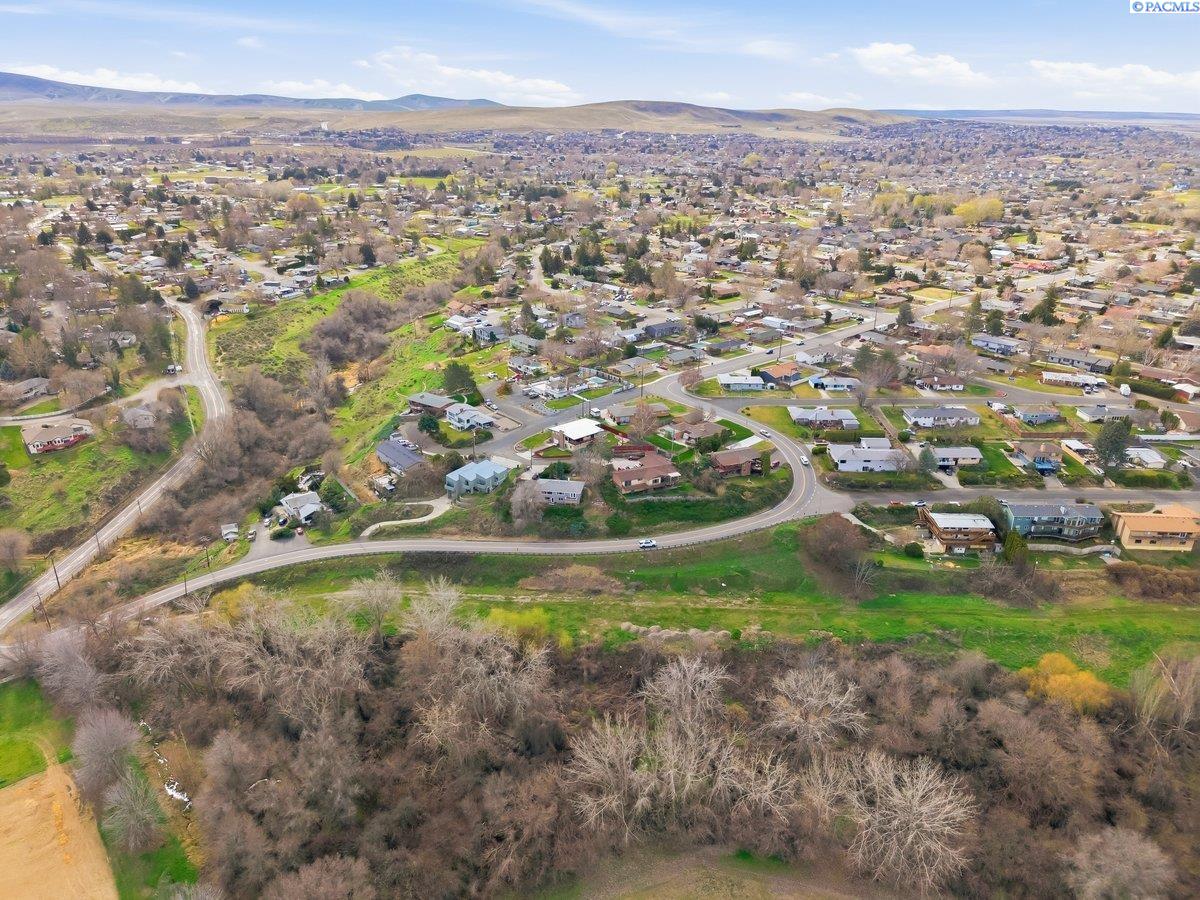 NKA W 27th Ave, Kennewick, WA 99336