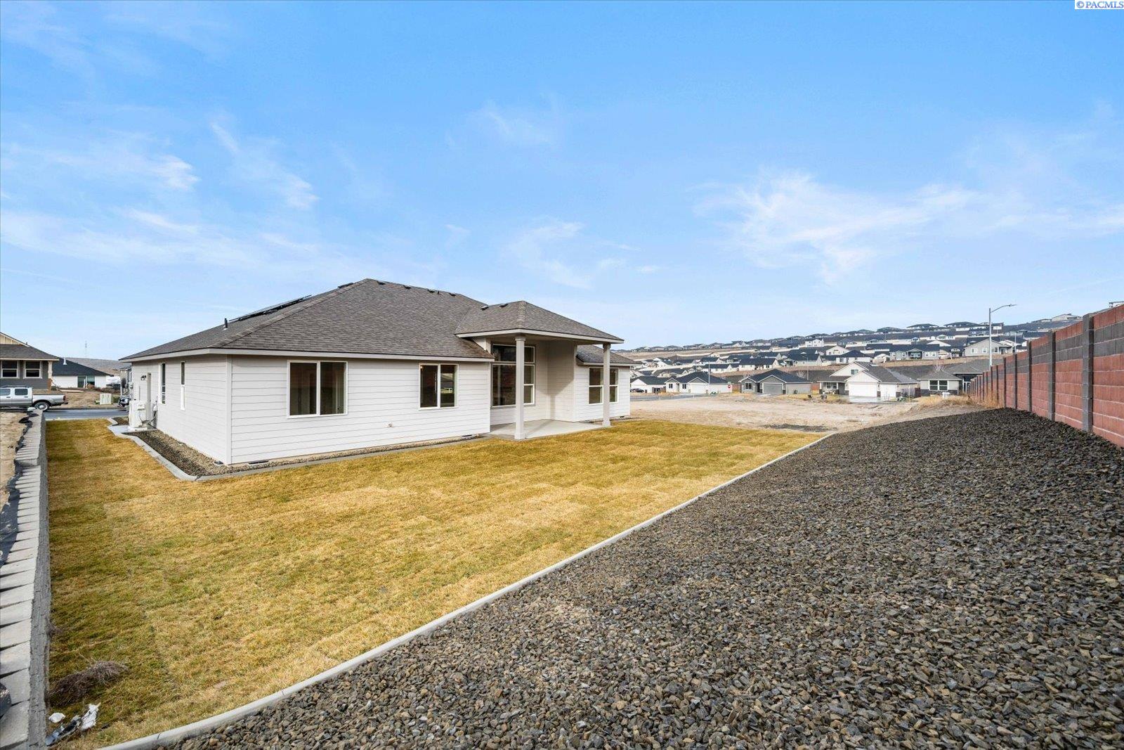 2859 Alaska St, Kennewick, WA 99338