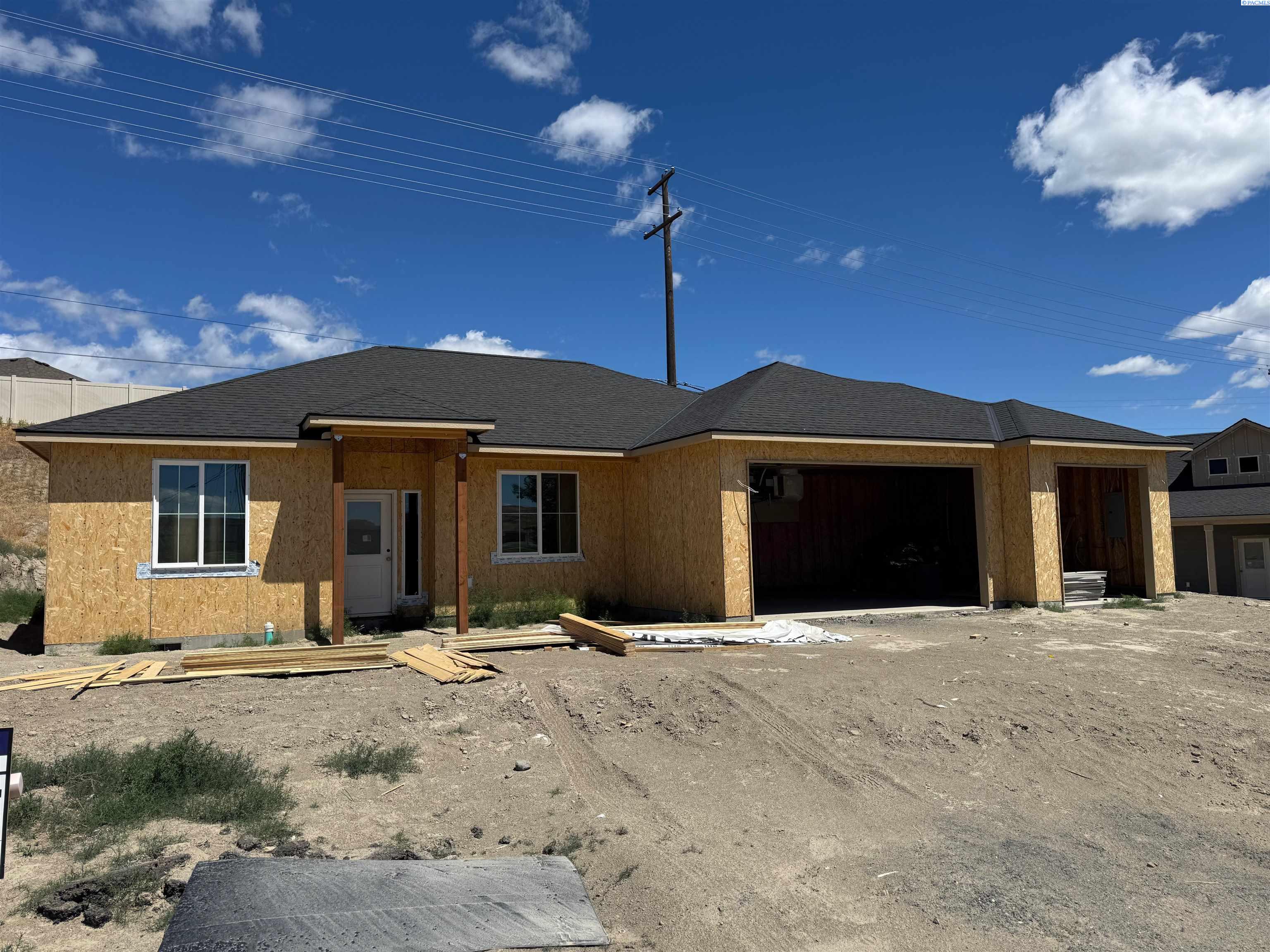 10052 Clodfelter Rd, Kennewick, WA 99338