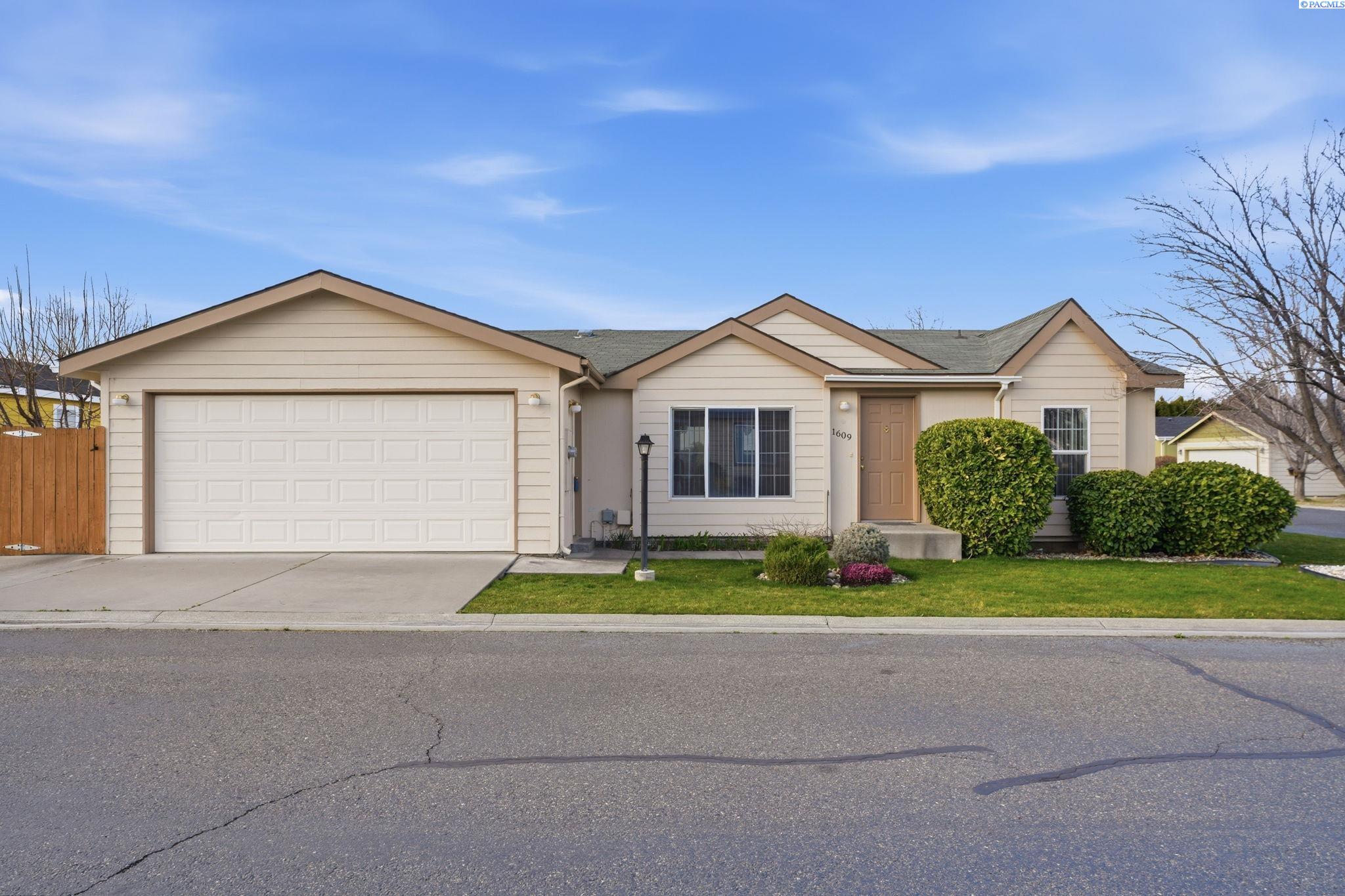 1609 Lantana Ave, Richland, WA 99352