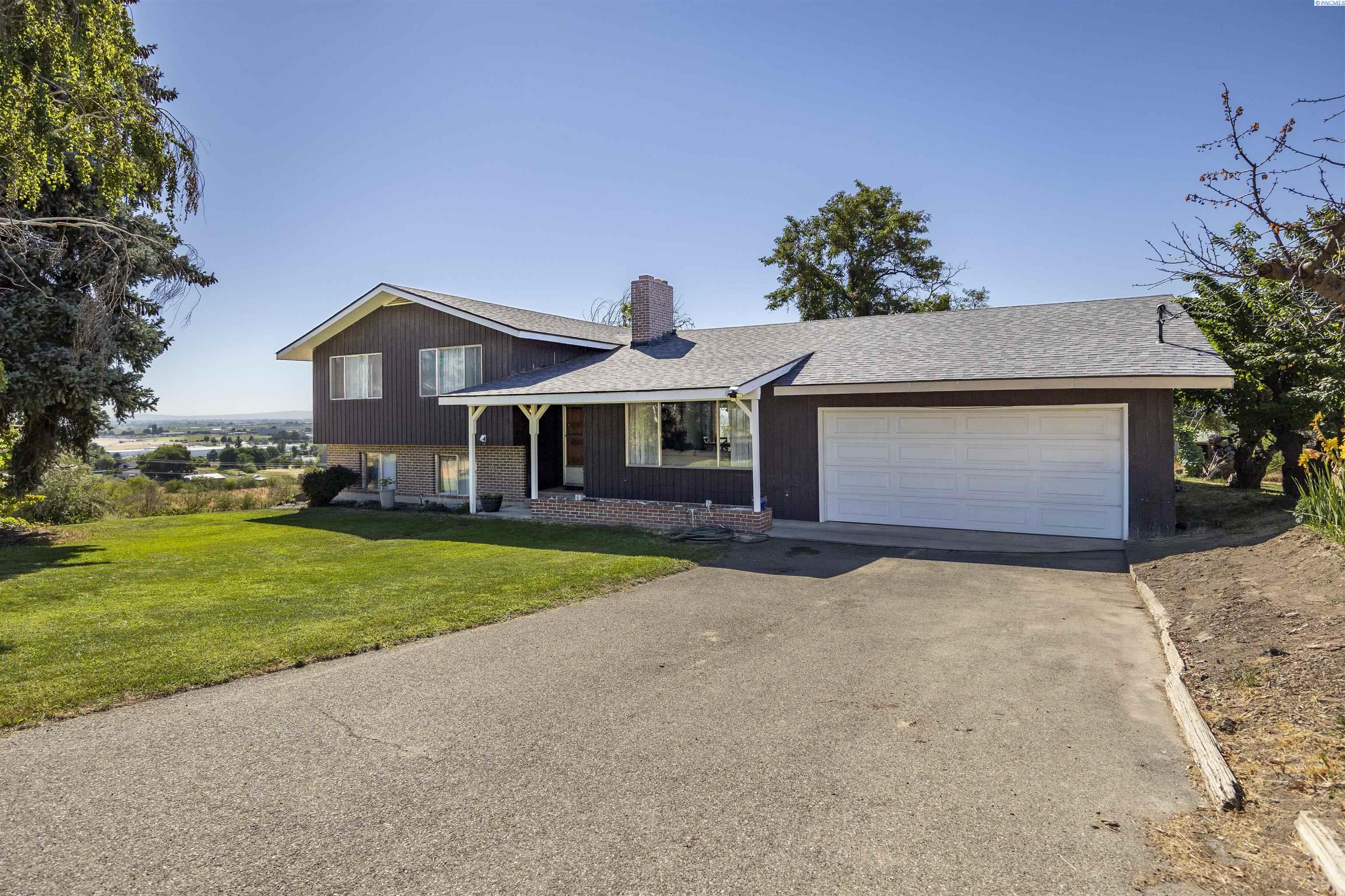 1381 Riverside Ave, Sunnyside, WA 98944