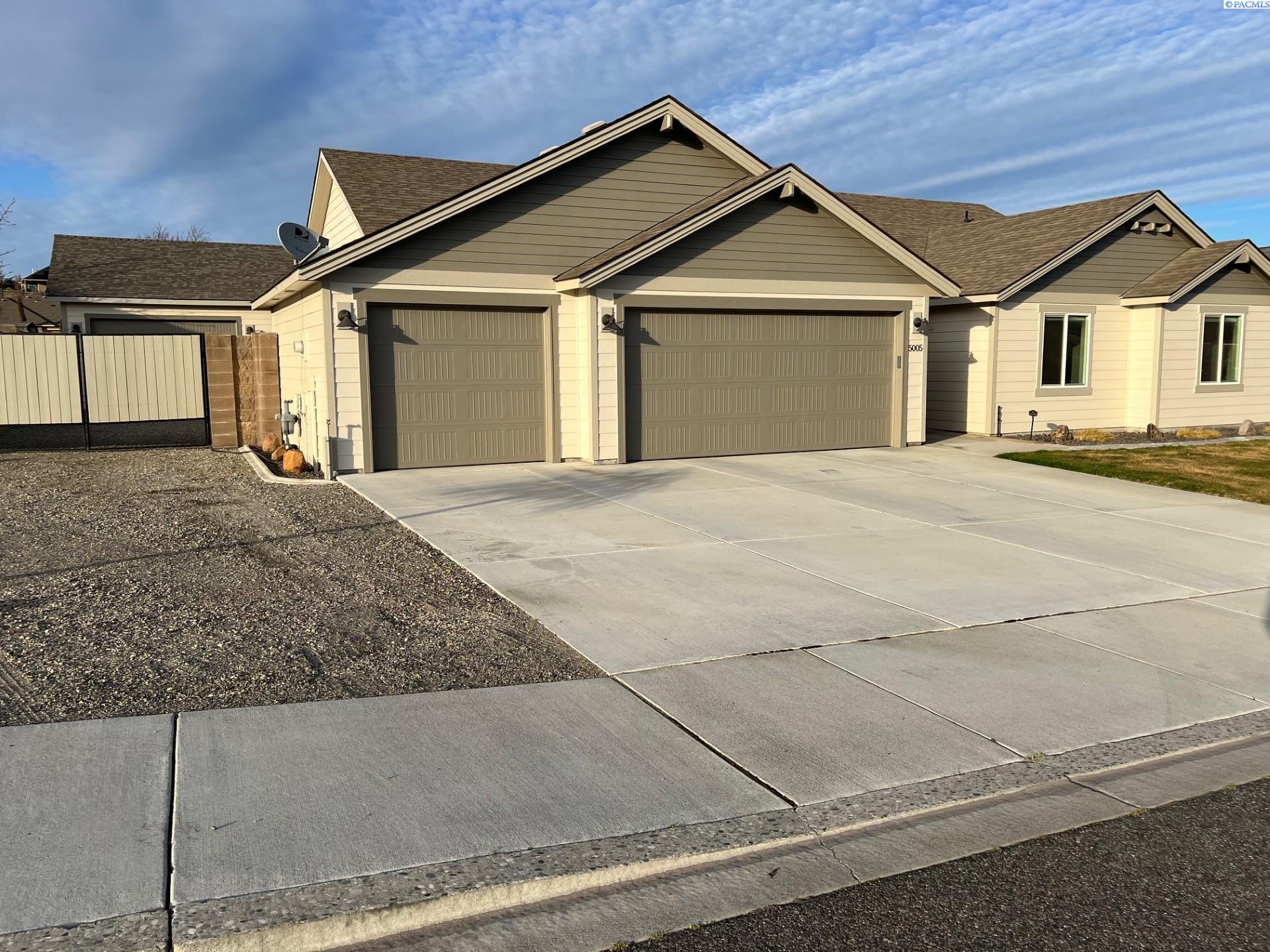 5005 Pinehurst Drive, Pasco WA 99301