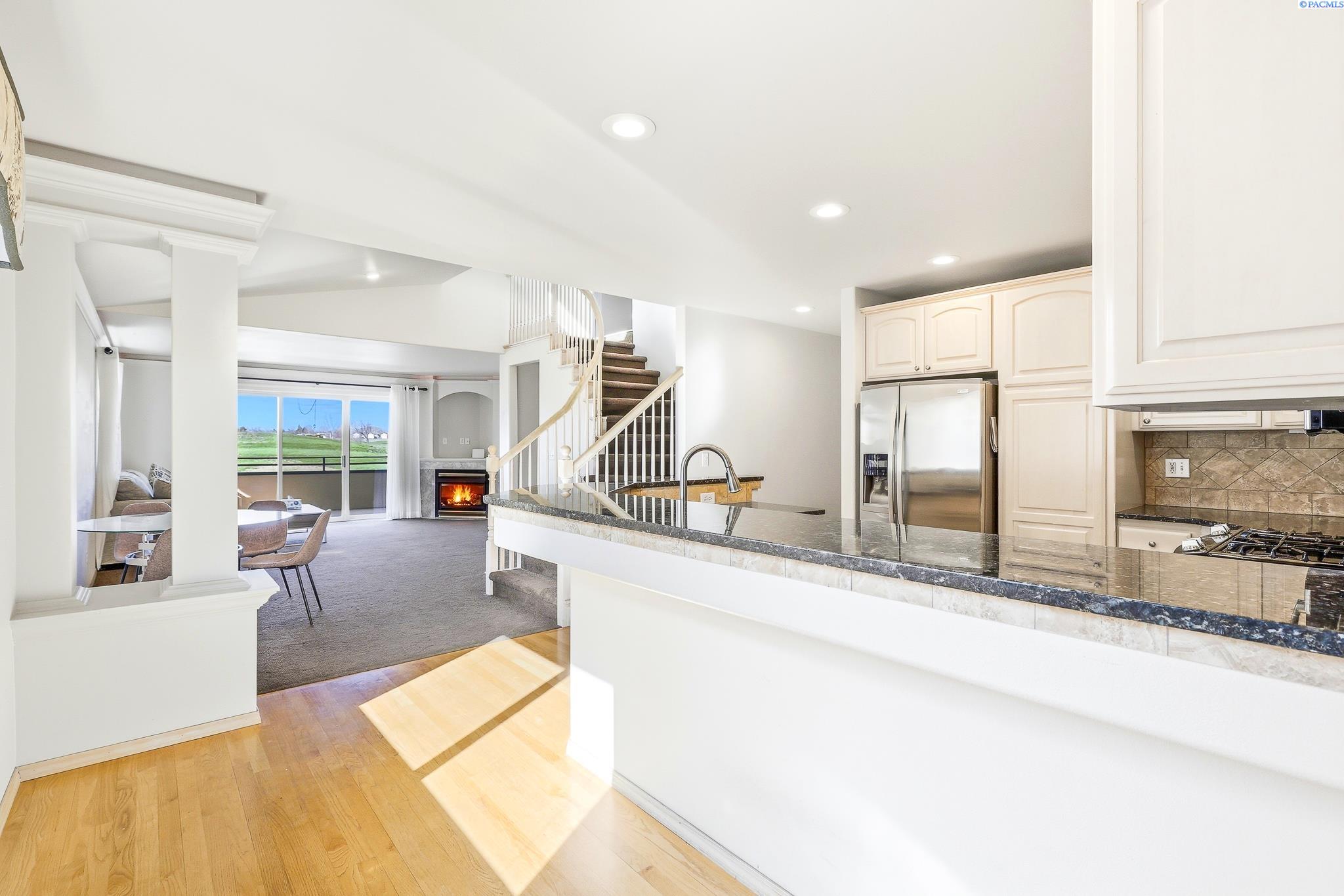 300 Columbia Point Dr #E 117, Richland, WA 99352